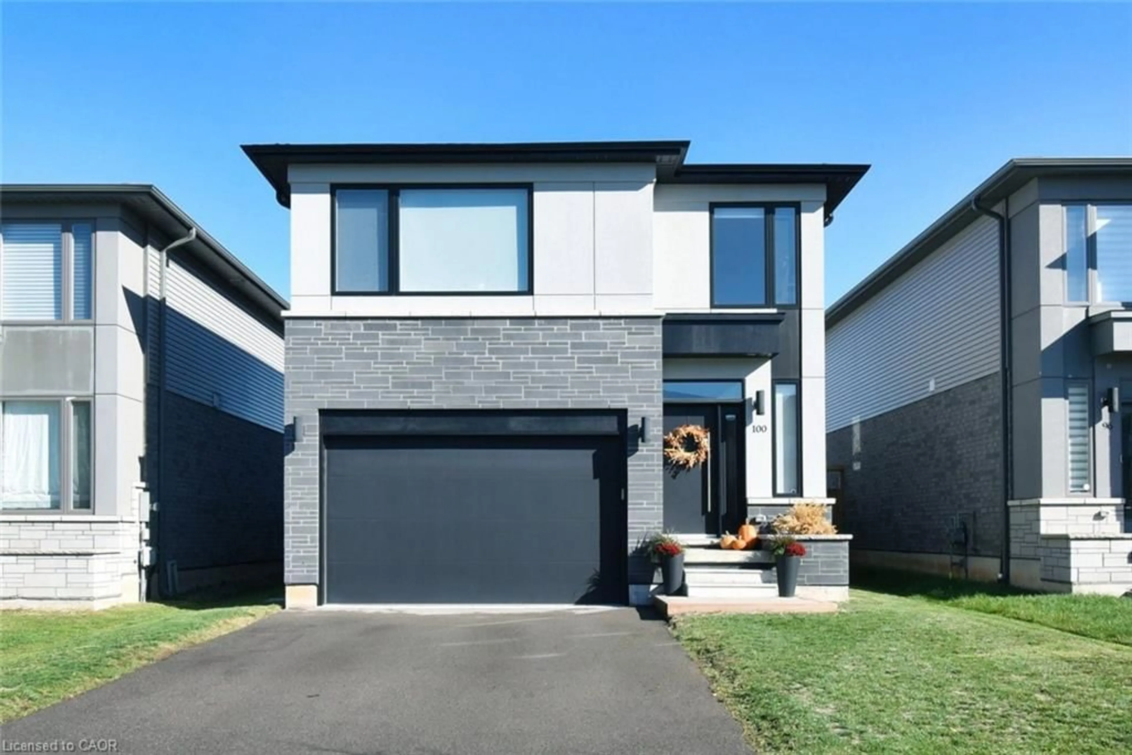 Home with brick exterior material, street for 100 Bedrock Dr, Hamilton Ontario L8J 0K6