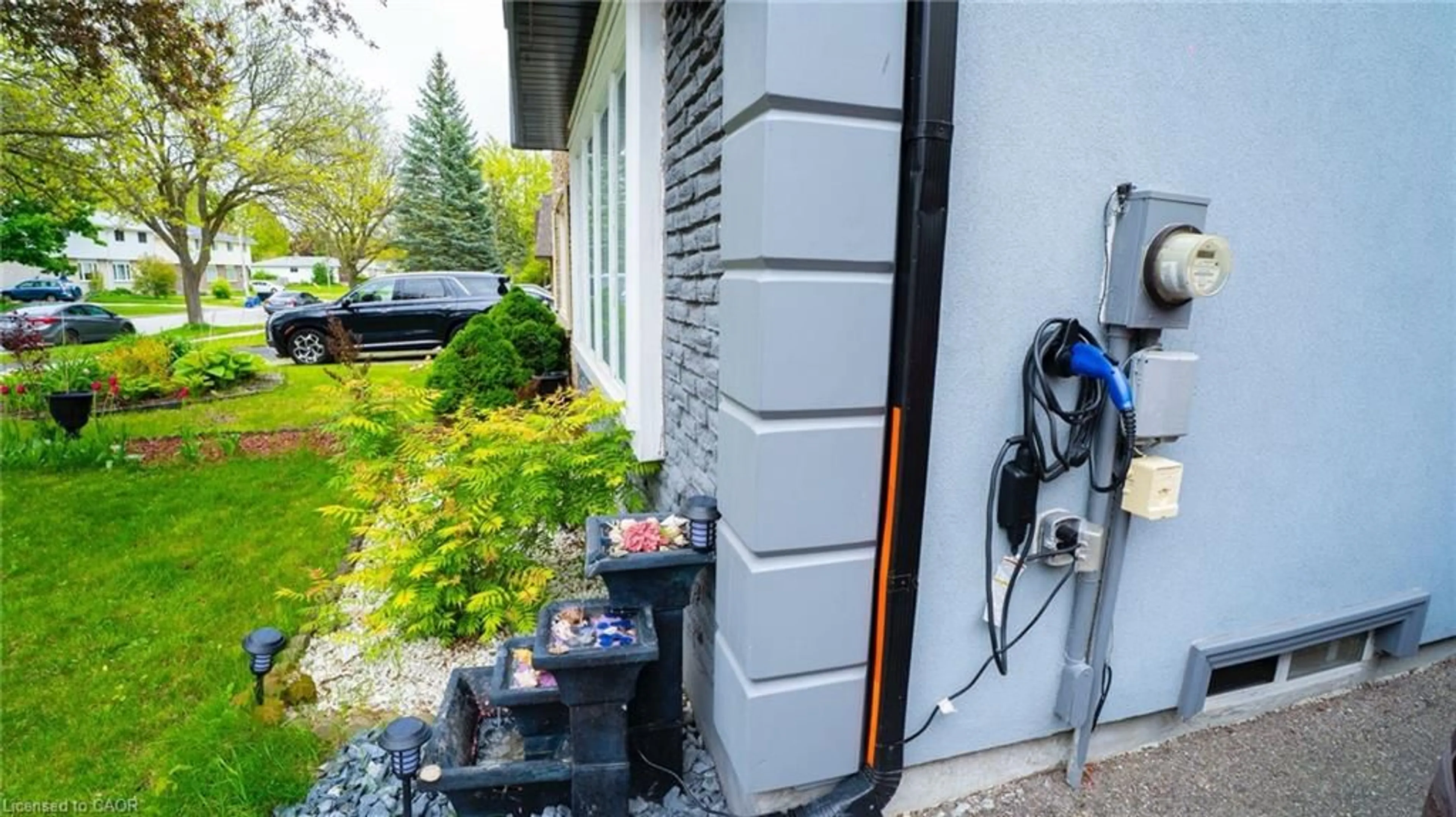 Unknown for 433B Lee Ave, Waterloo Ontario N2K 2G4