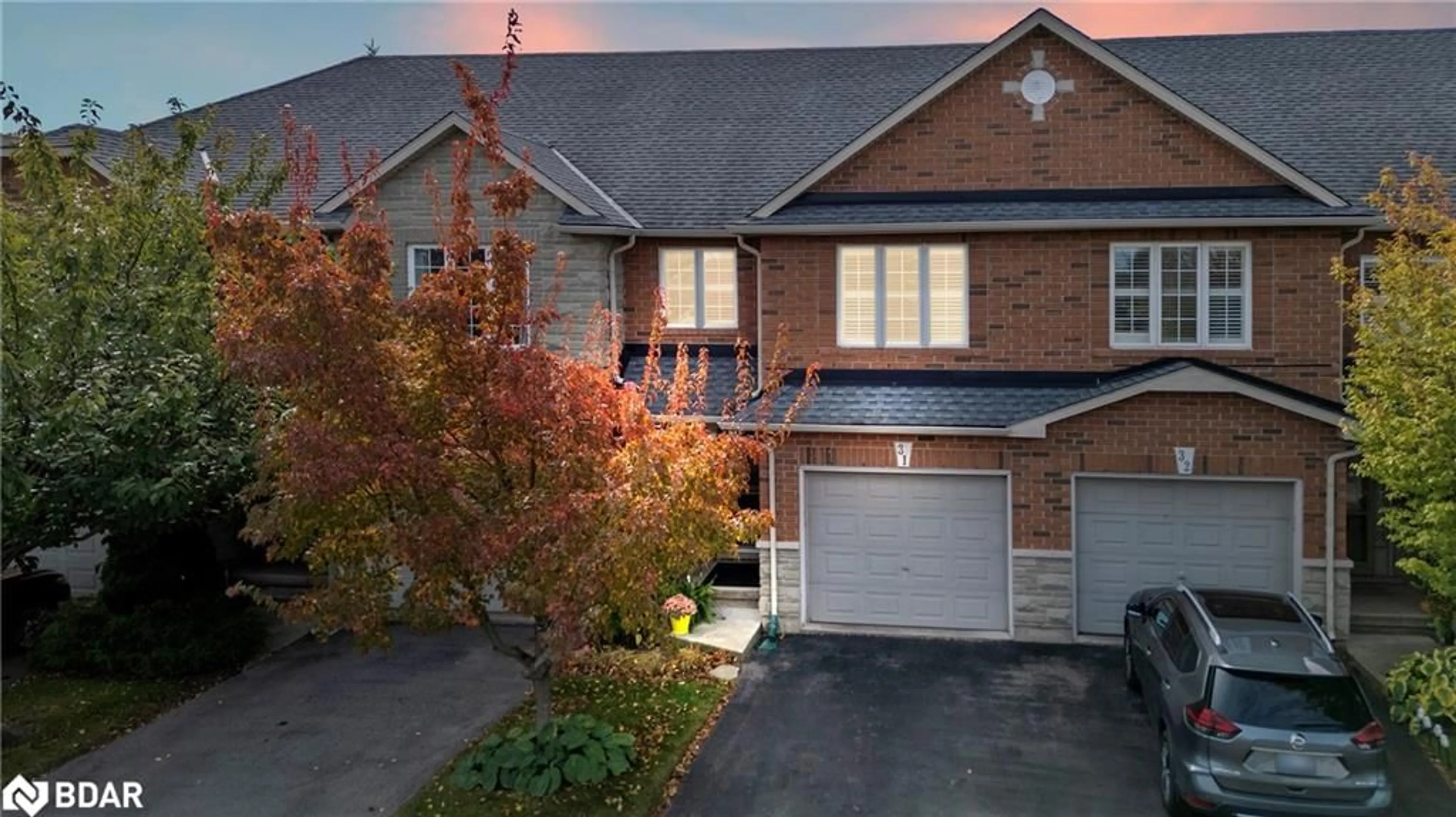 Home with brick exterior material, street for 163 Livingston Ave #31, Grimsby Ontario L3M 5S8