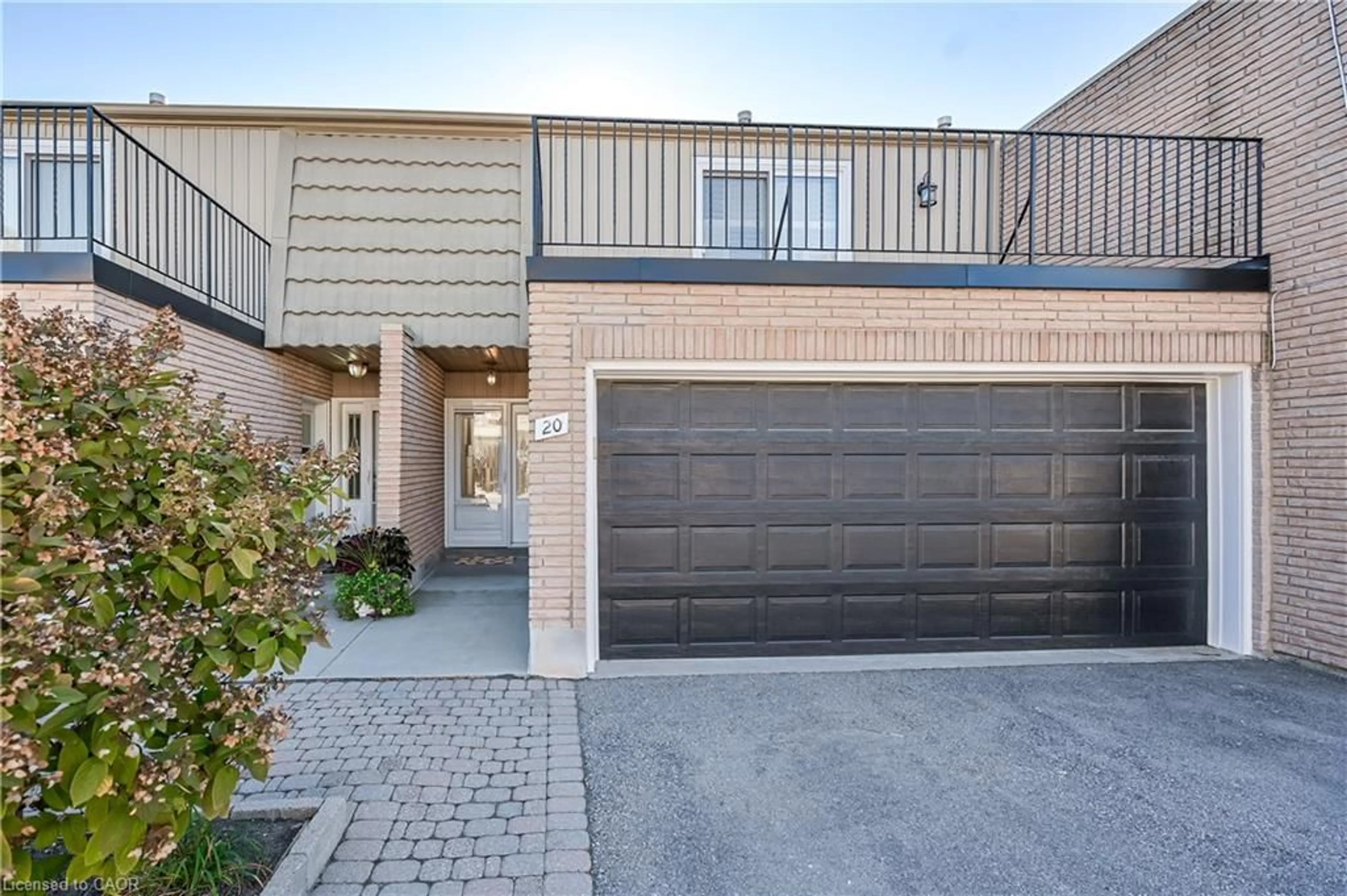 Home with brick exterior material, street for 1011 White Oak Dr #20, Burlington Ontario L7T 2L3