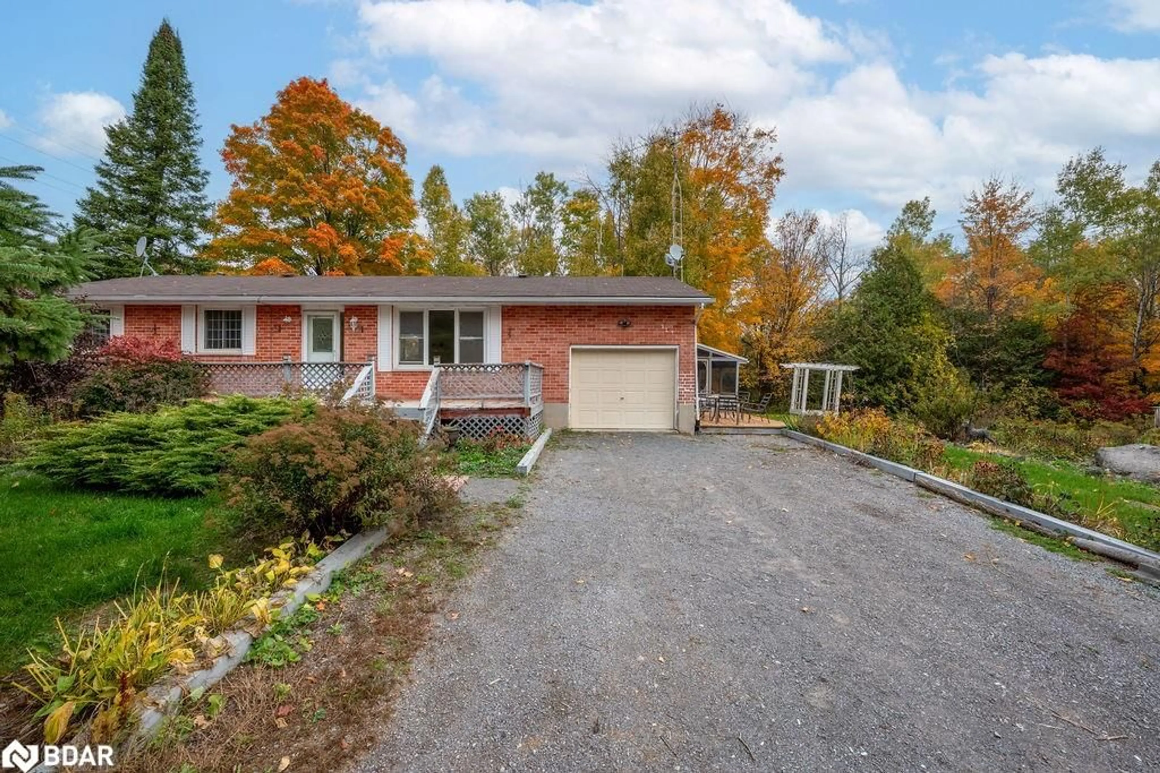 A pic from outside/outdoor area/front of a property/back of a property/a pic from drone, street for 15 Morningside Dr, Trent Hills Ontario K0L 1Z0