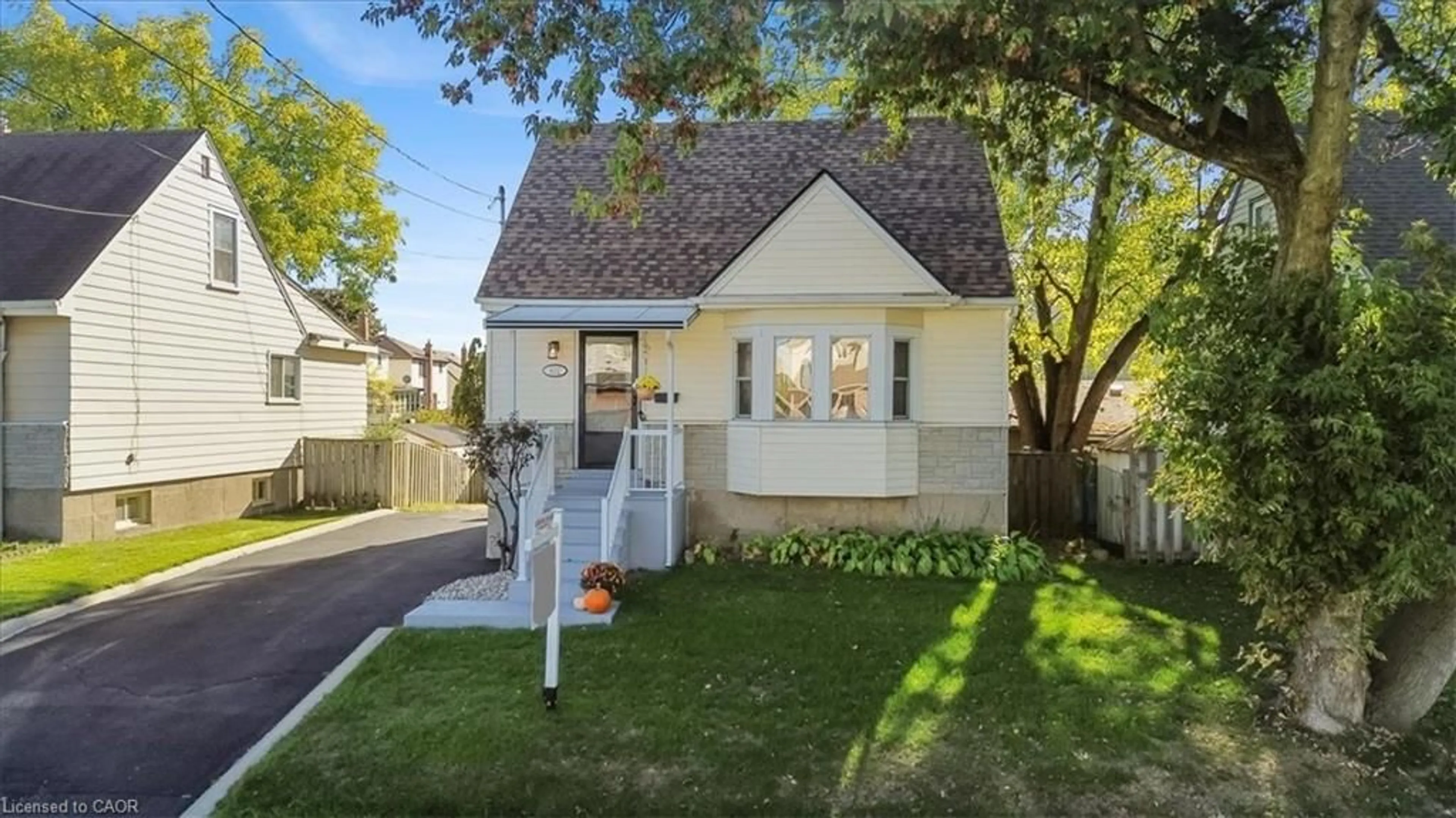 Unknown for 832 Queensdale Ave, Hamilton Ontario L8V 1N1