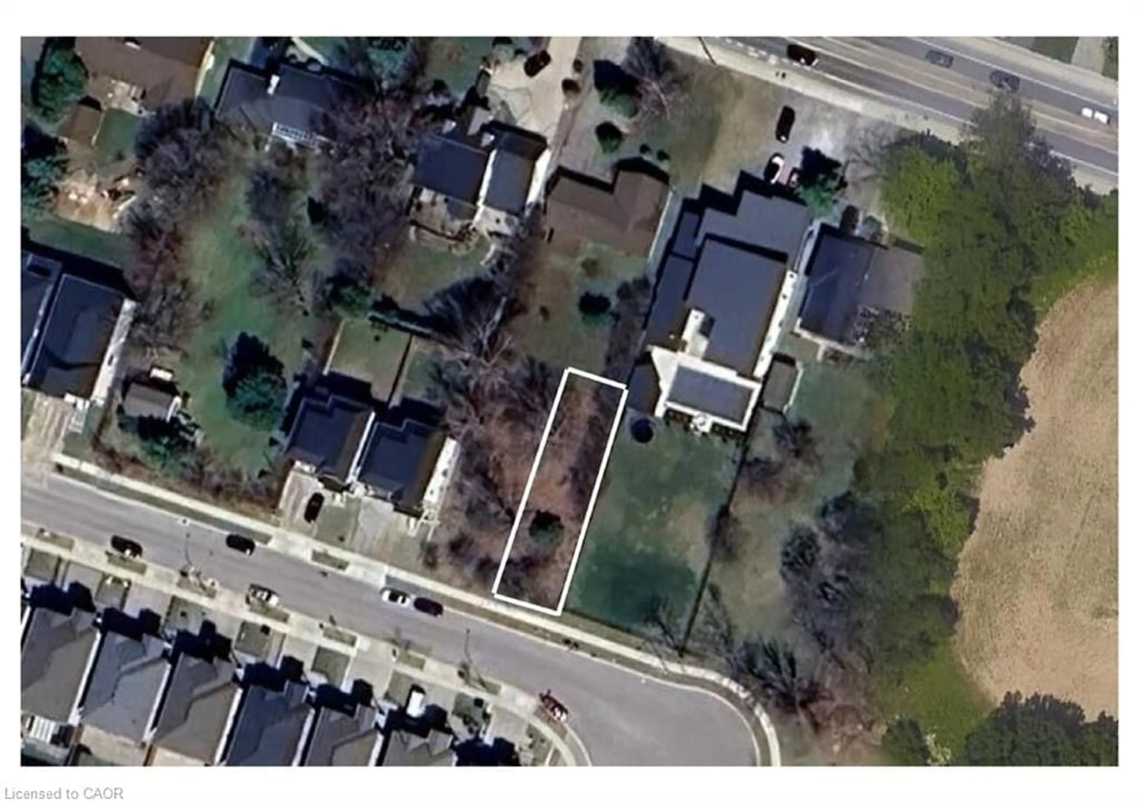 A pic from outside/outdoor area/front of a property/back of a property/a pic from drone, street for 59 Cielo Crt, Hamilton Ontario L9B 0J1