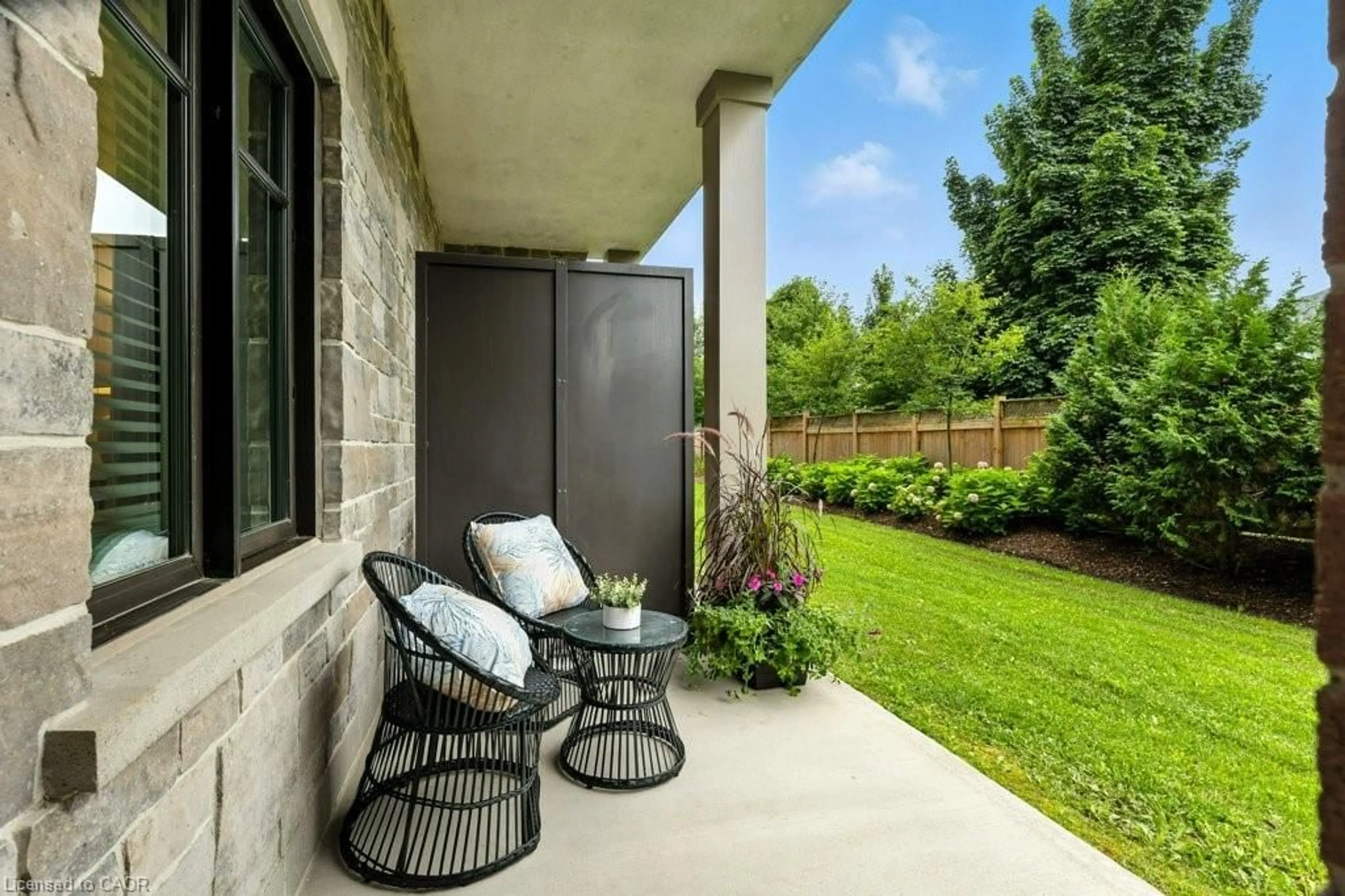 Patio, street for 778 Laurelwood Dr #110, Waterloo Ontario N2V 0G3