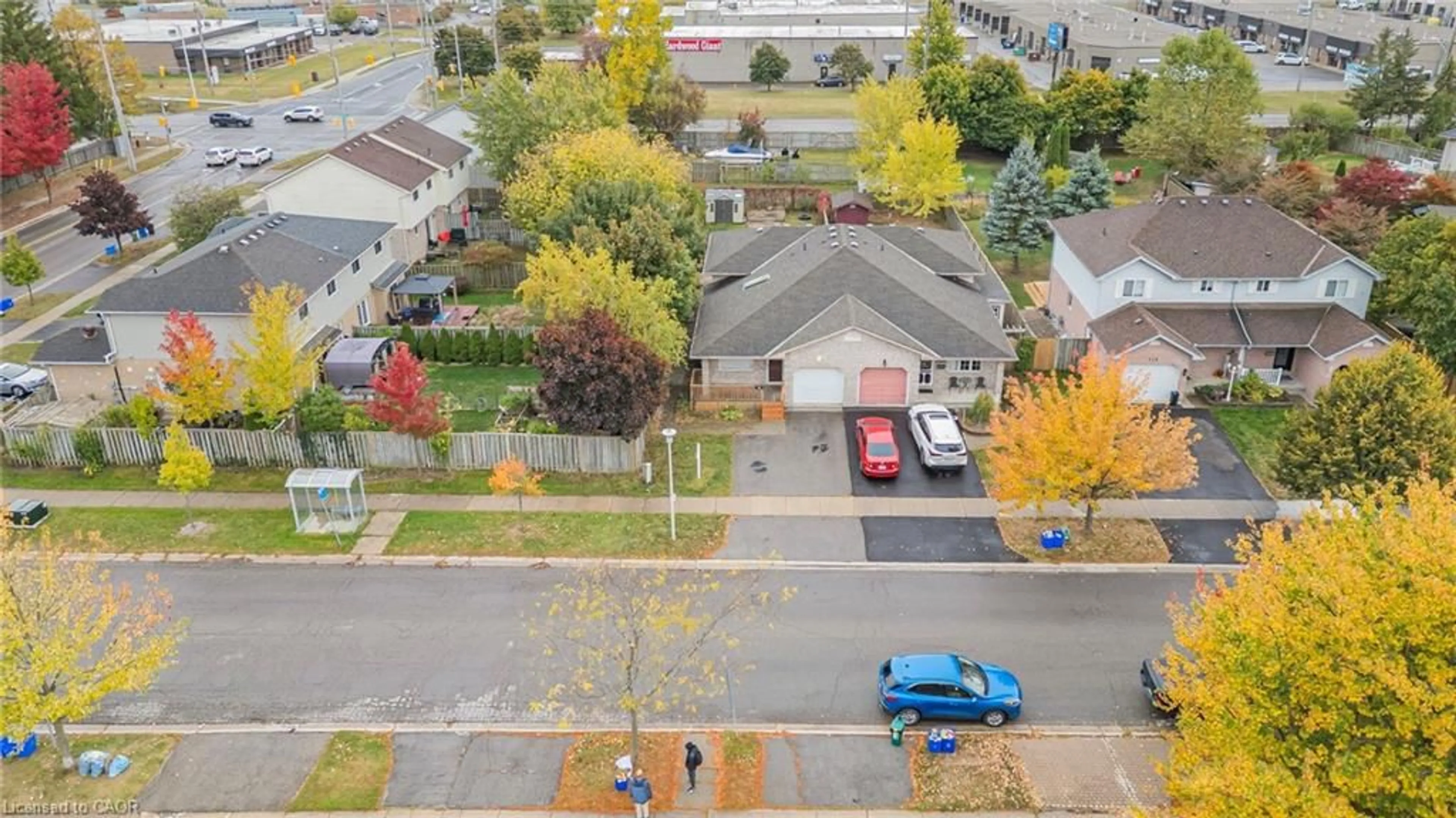 A pic from outside/outdoor area/front of a property/back of a property/a pic from drone, street for 120 Ashbury Ave, London Ontario N6E 1T1