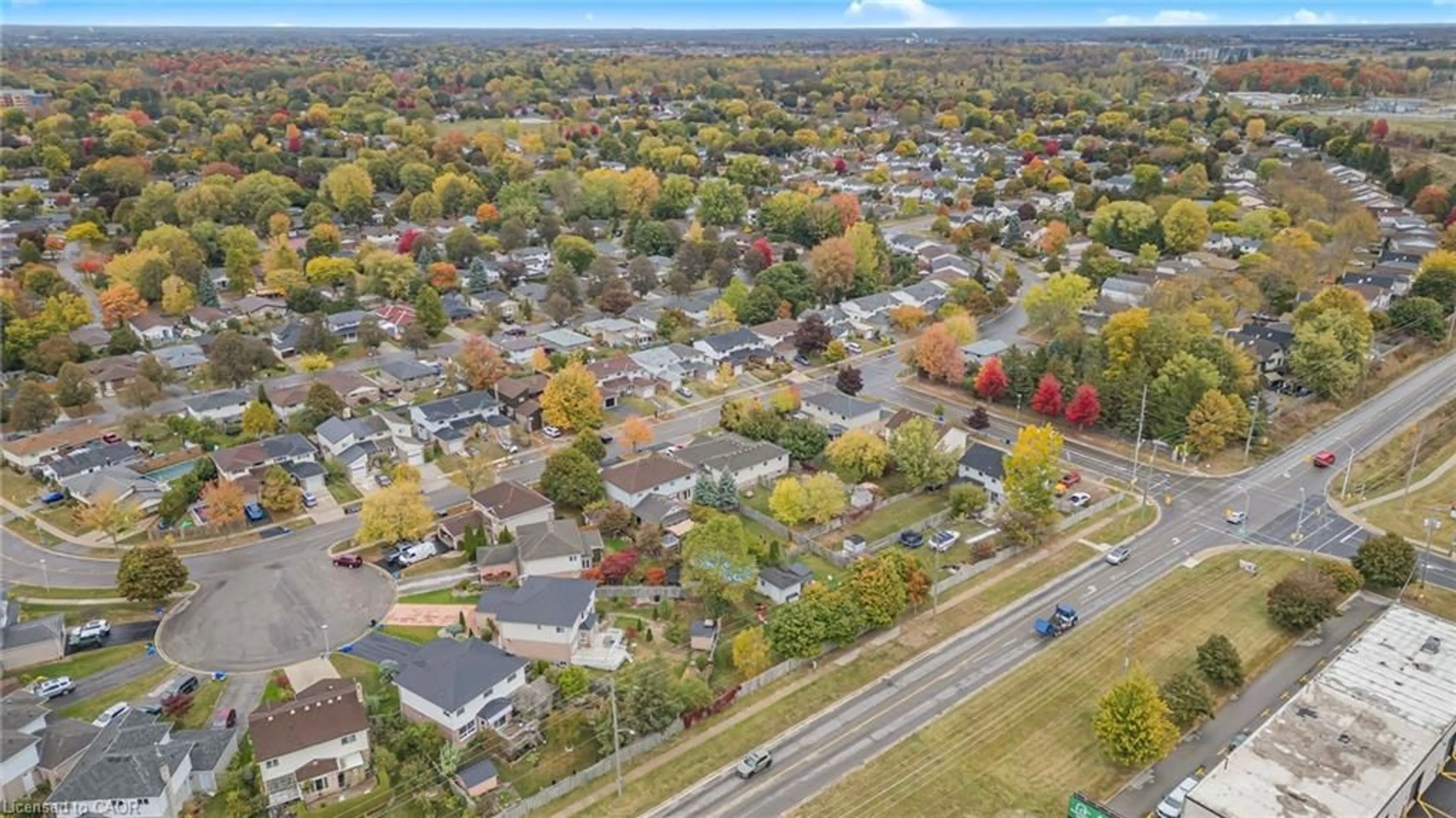 A pic from outside/outdoor area/front of a property/back of a property/a pic from drone, street for 120 Ashbury Ave, London Ontario N6E 1T1