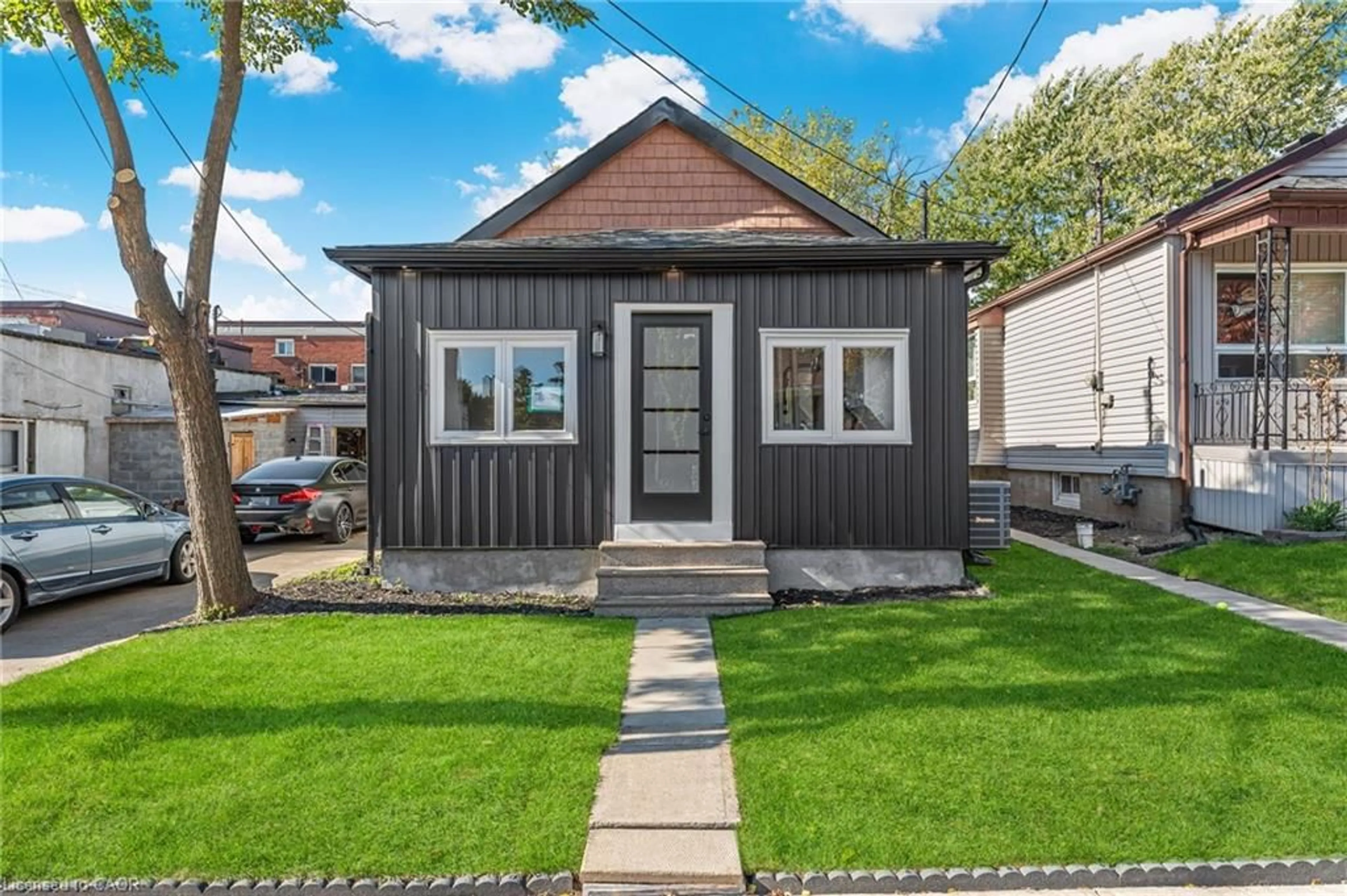 Shed for 56 East 34th St, Hamilton Ontario L8V 3W3