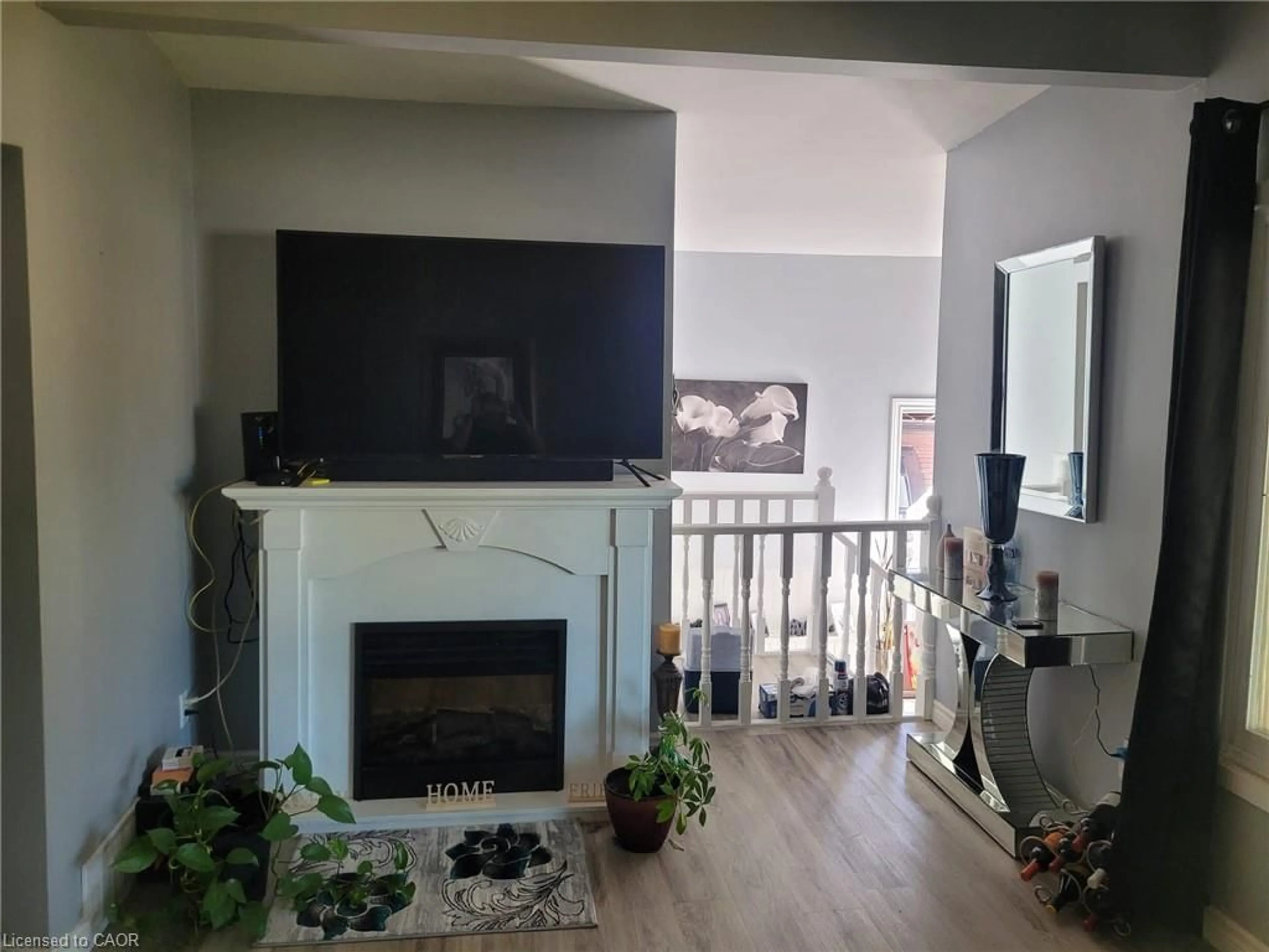 A pic of a room for 89 Deschene Ave, Hamilton Ontario L9A 3J9