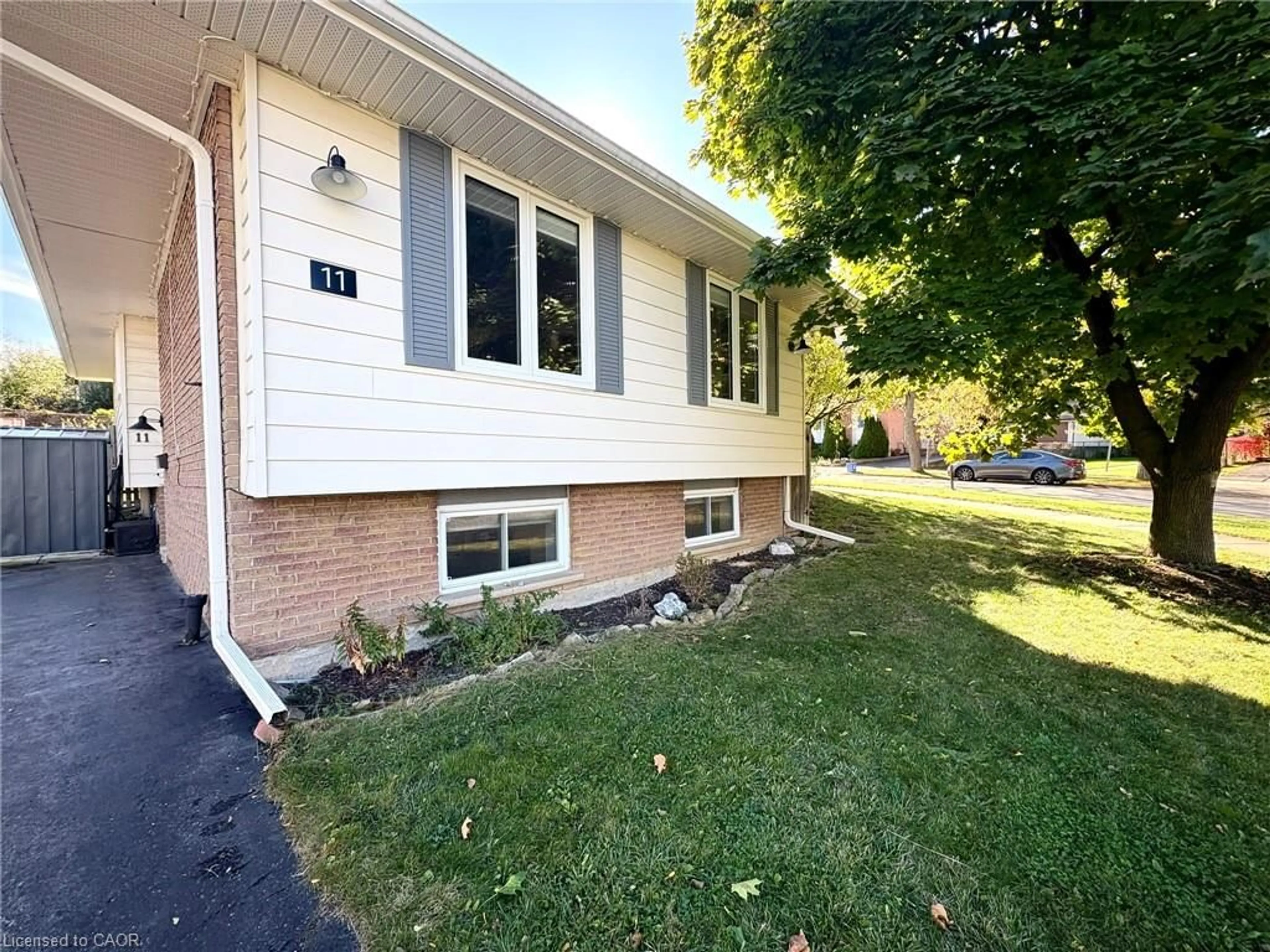 Home with brick exterior material, street for 11 Nordale Cres, Stoney Creek Ontario L8J 1G9