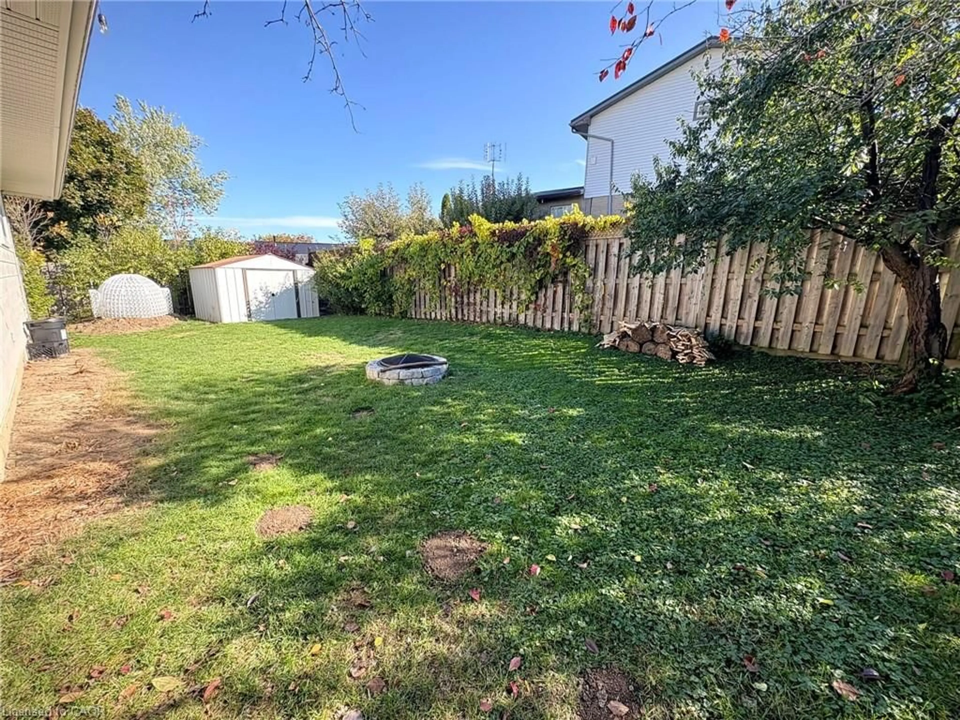 A pic from outside/outdoor area/front of a property/back of a property/a pic from drone, street for 11 Nordale Cres, Stoney Creek Ontario L8J 1G9