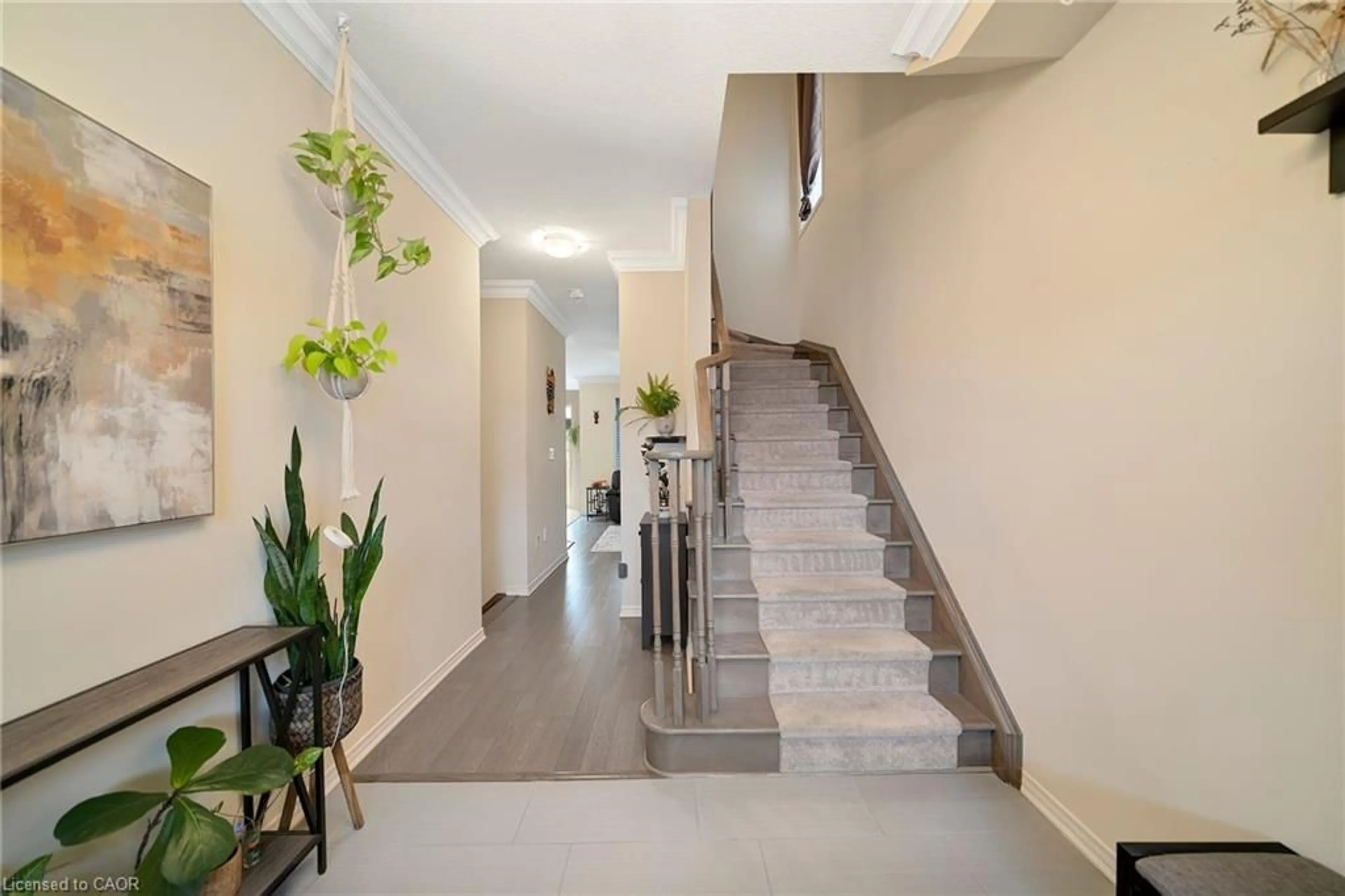 Indoor foyer for 31 Galloway Ave, Caledonia Ontario N3W 0B5