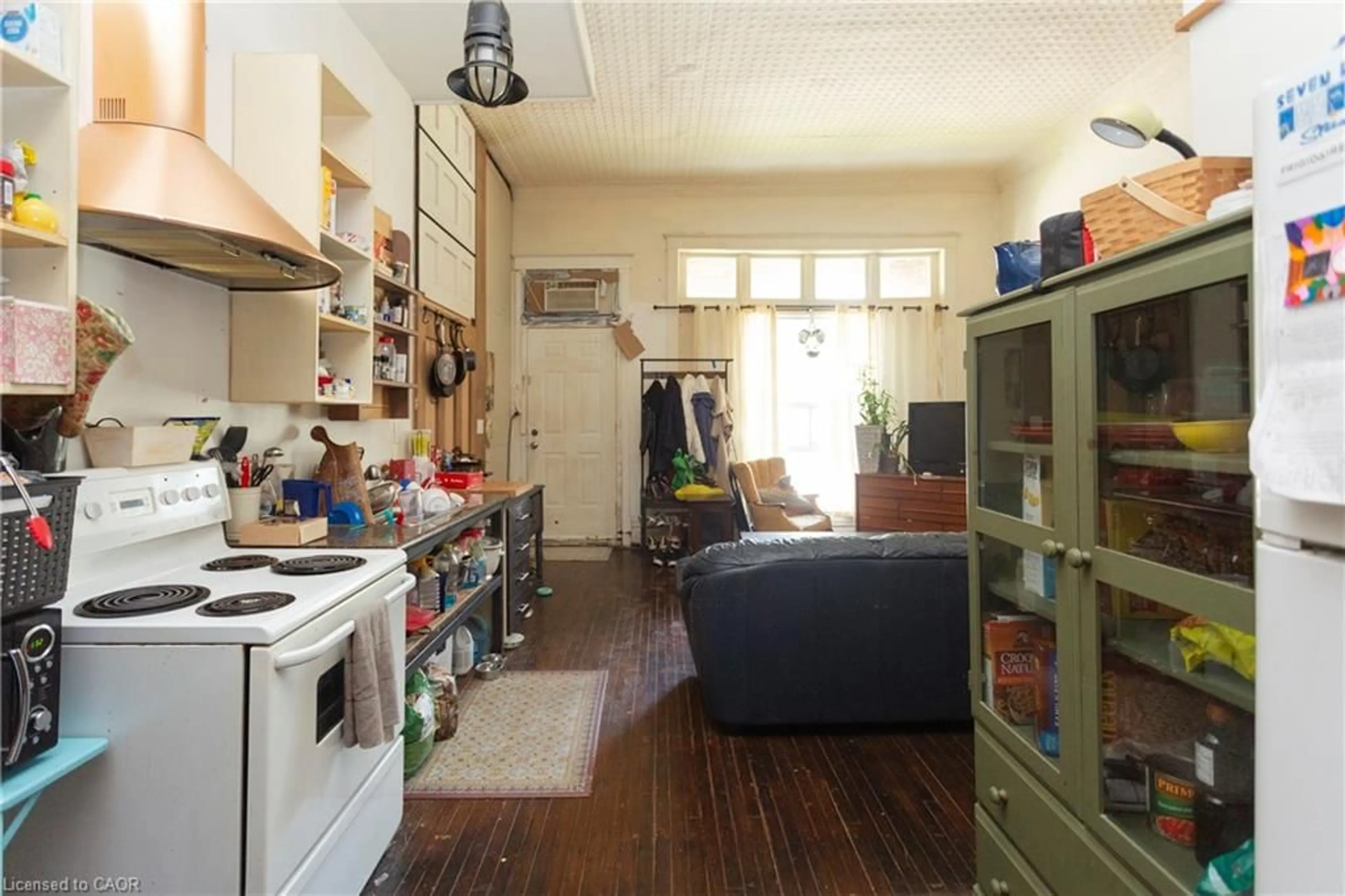 Standard kitchen, unknown for 16 King St, Cayuga Ontario N0A 1E0