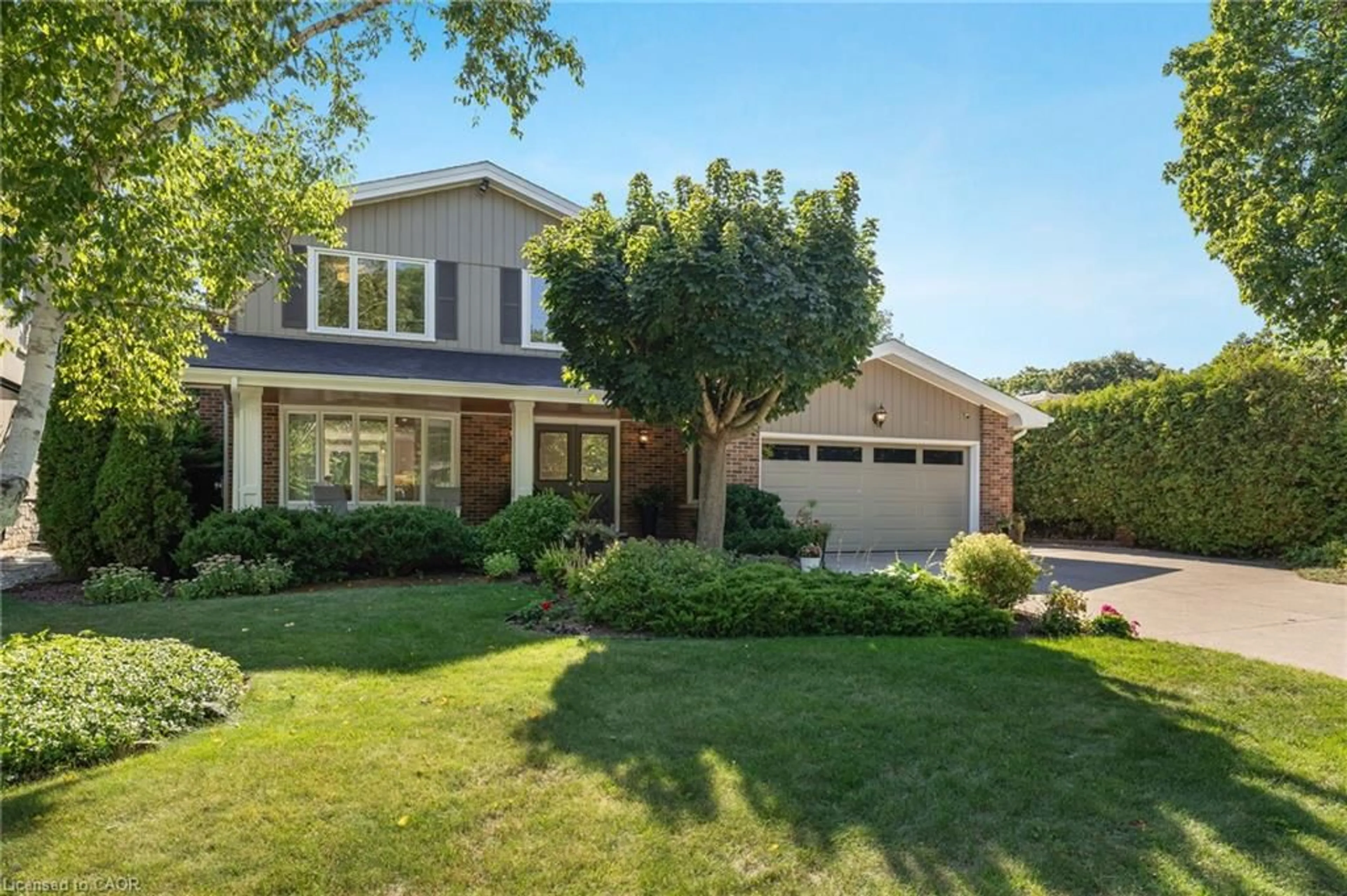 Home with brick exterior material, street for 226 Shoreacres Rd, Burlington Ontario L7L 2H2