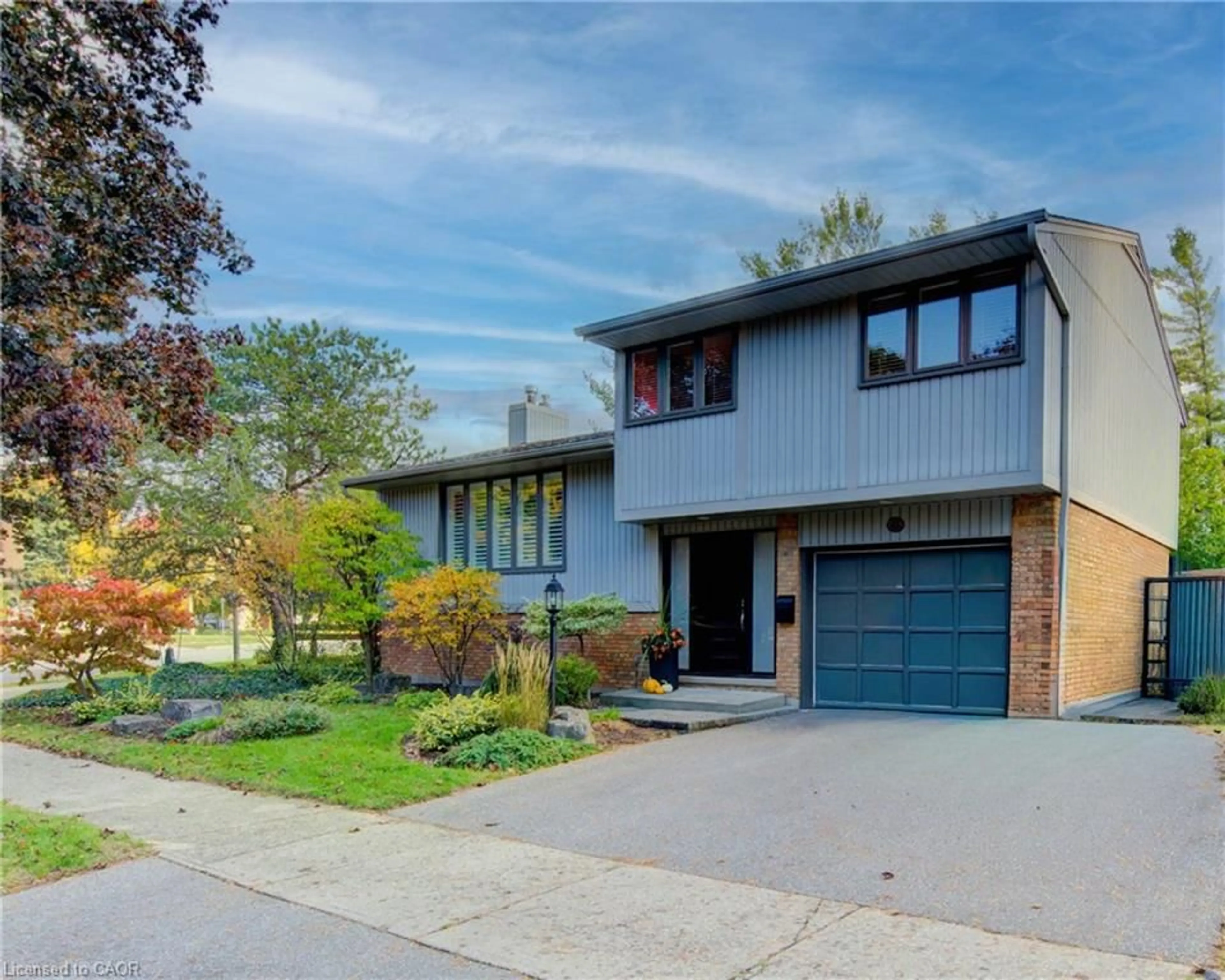 Home with brick exterior material, street for 45 Shuh Ave, Kitchener Ontario N2A 2Y1