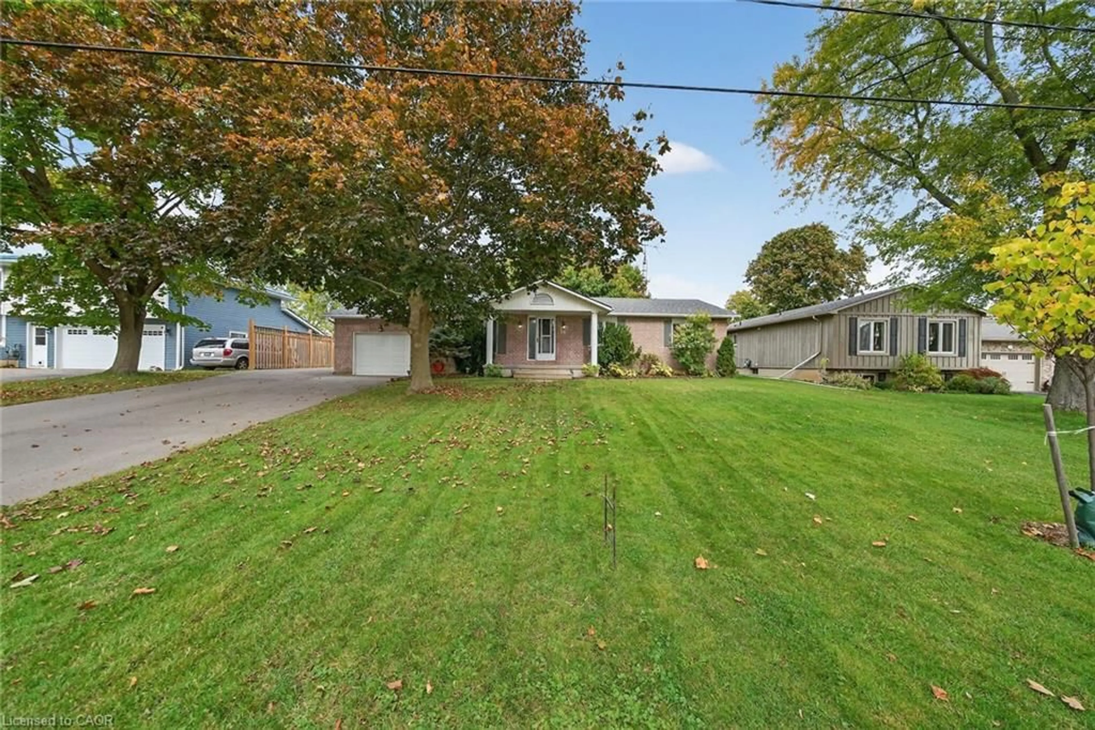A pic from outside/outdoor area/front of a property/back of a property/a pic from drone, street for 14 Chippewa St, Cayuga Ontario N0A 1E0