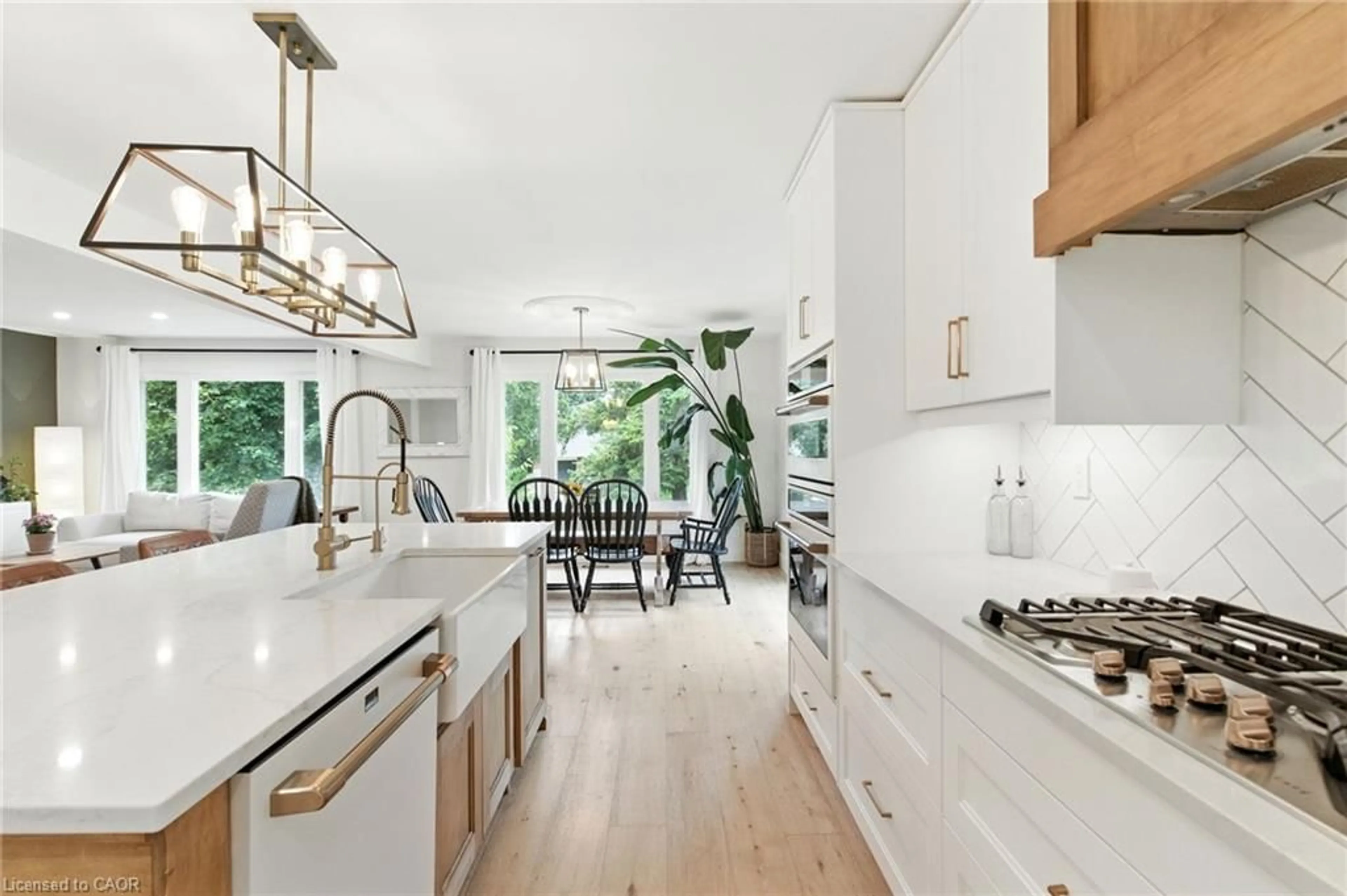 Open concept kitchen, ceramic/tile floor for 210 Northlake Dr, Waterloo Ontario N2V 1A8
