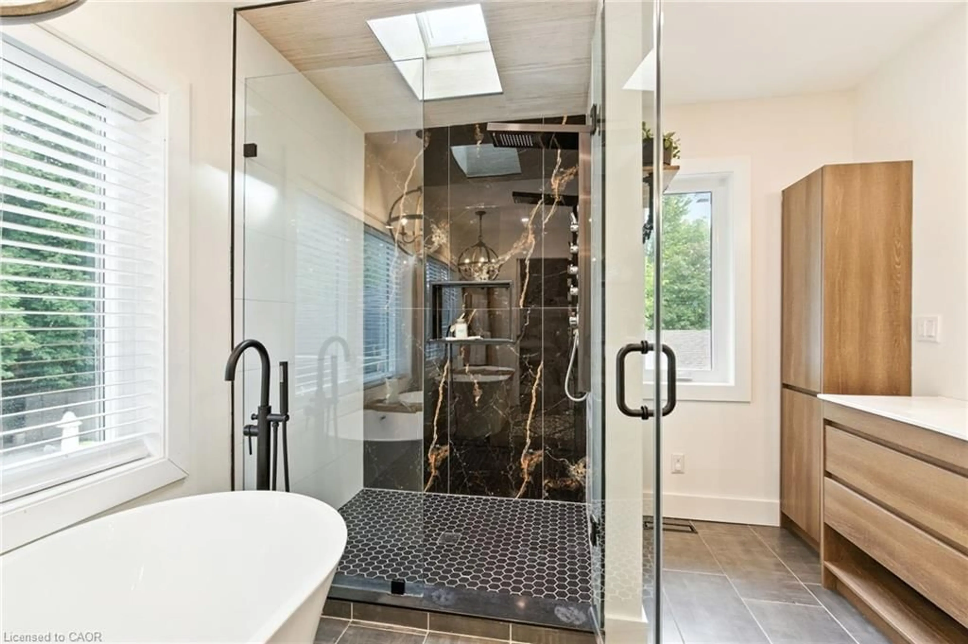 Contemporary bathroom, ceramic/tile floor for 210 Northlake Dr, Waterloo Ontario N2V 1A8