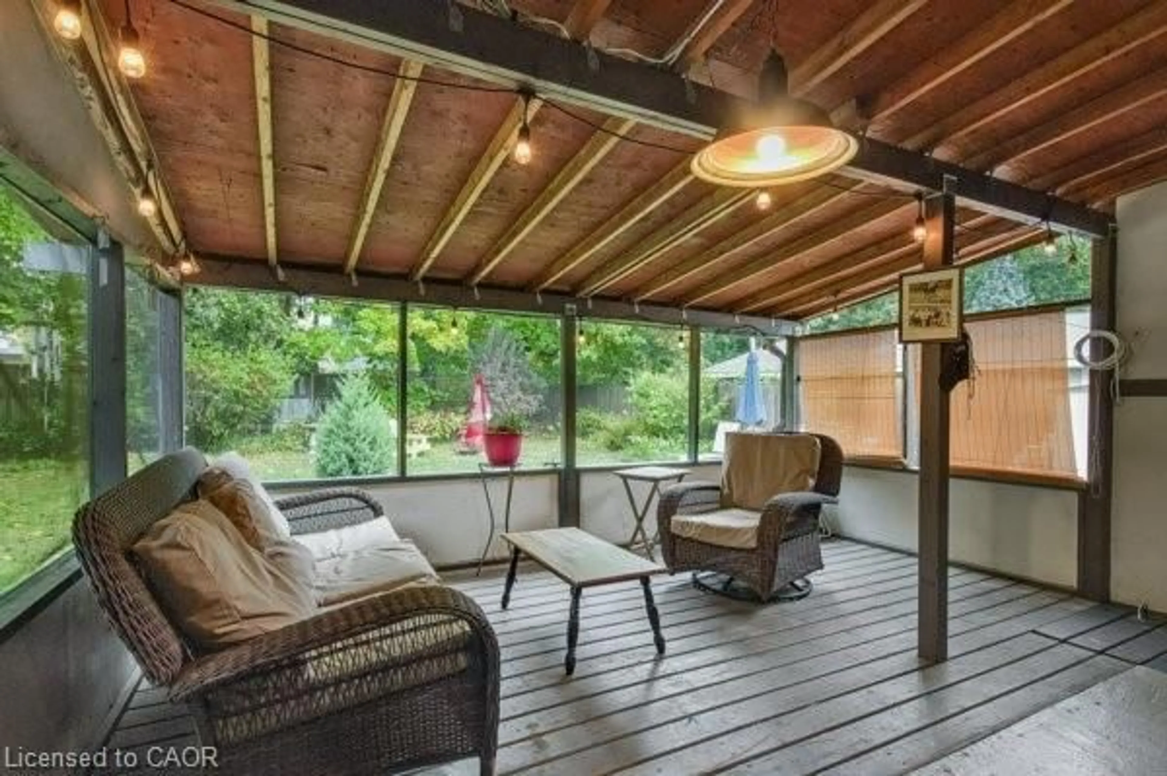 Patio, unknown for 30 Dumfries St, Cambridge Ontario N1S 1Y7