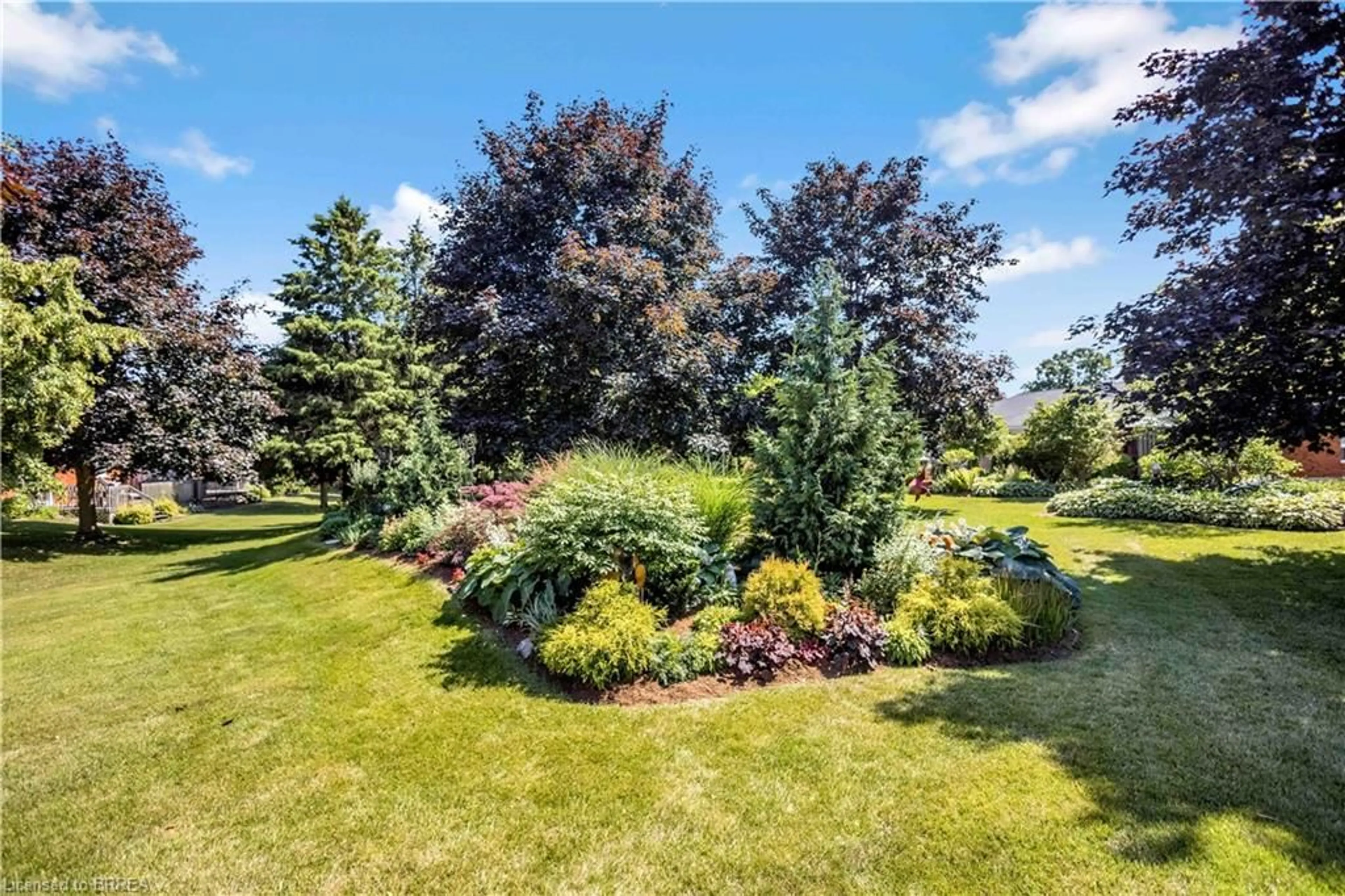 A pic from outside/outdoor area/front of a property/back of a property/a pic from drone, unknown for 175 Victoria St #39, Simcoe Ontario N3Y 5L8