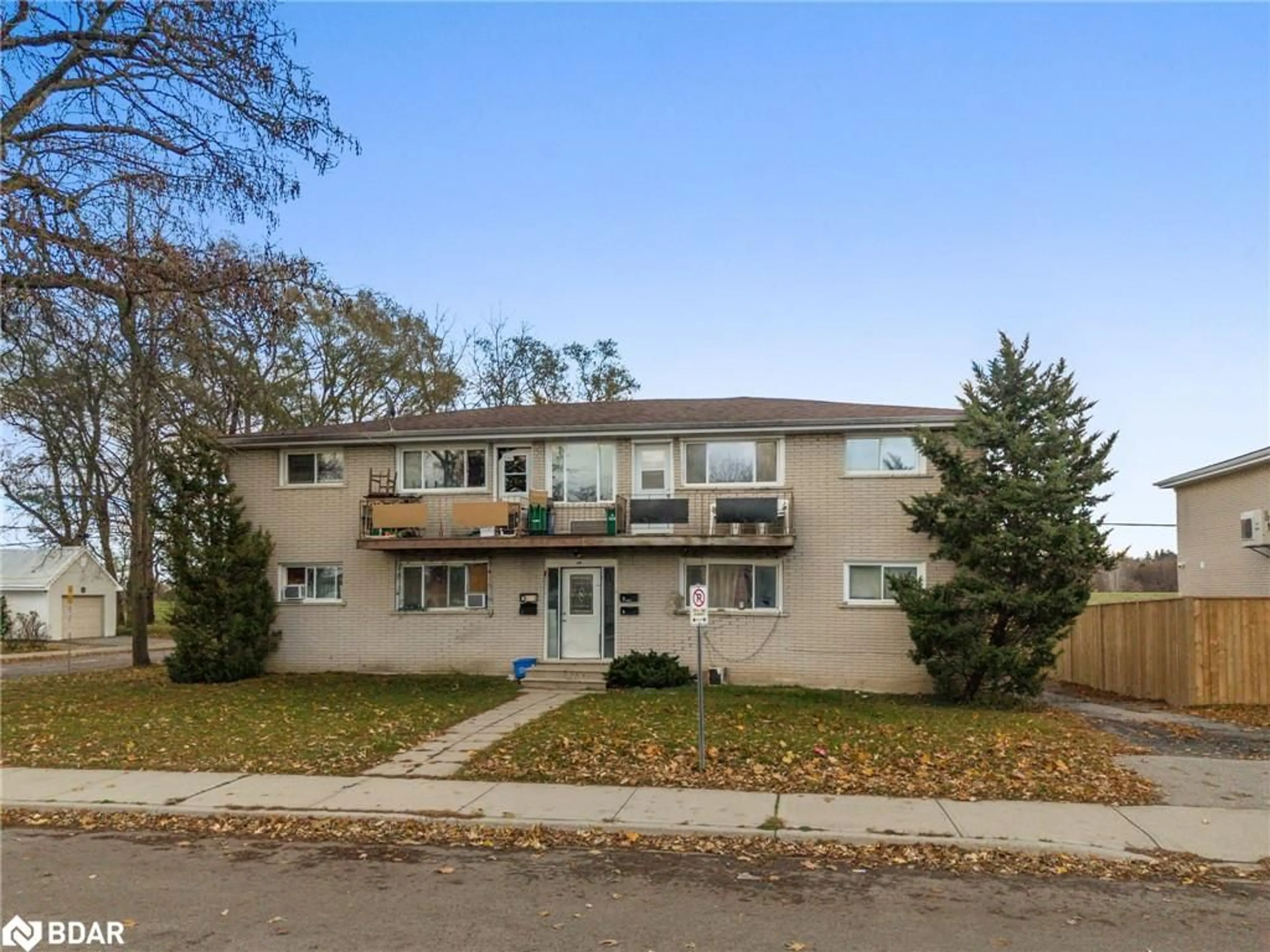 Unknown for 94 Sixth Ave, Brantford Ontario N3S 1B2