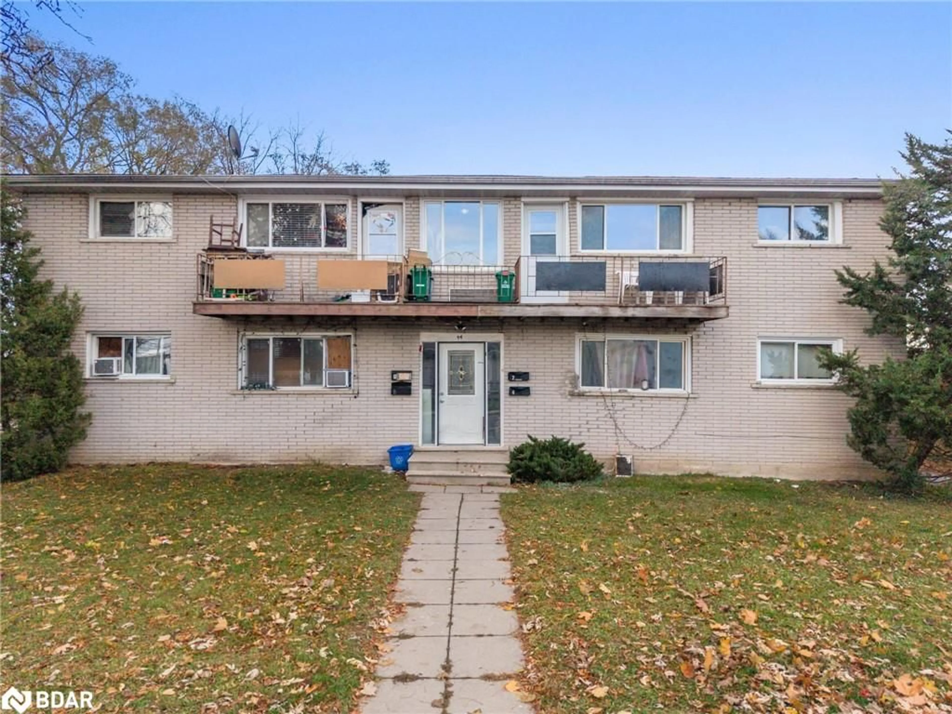 Unknown for 94 Sixth Ave, Brantford Ontario N3S 1B2