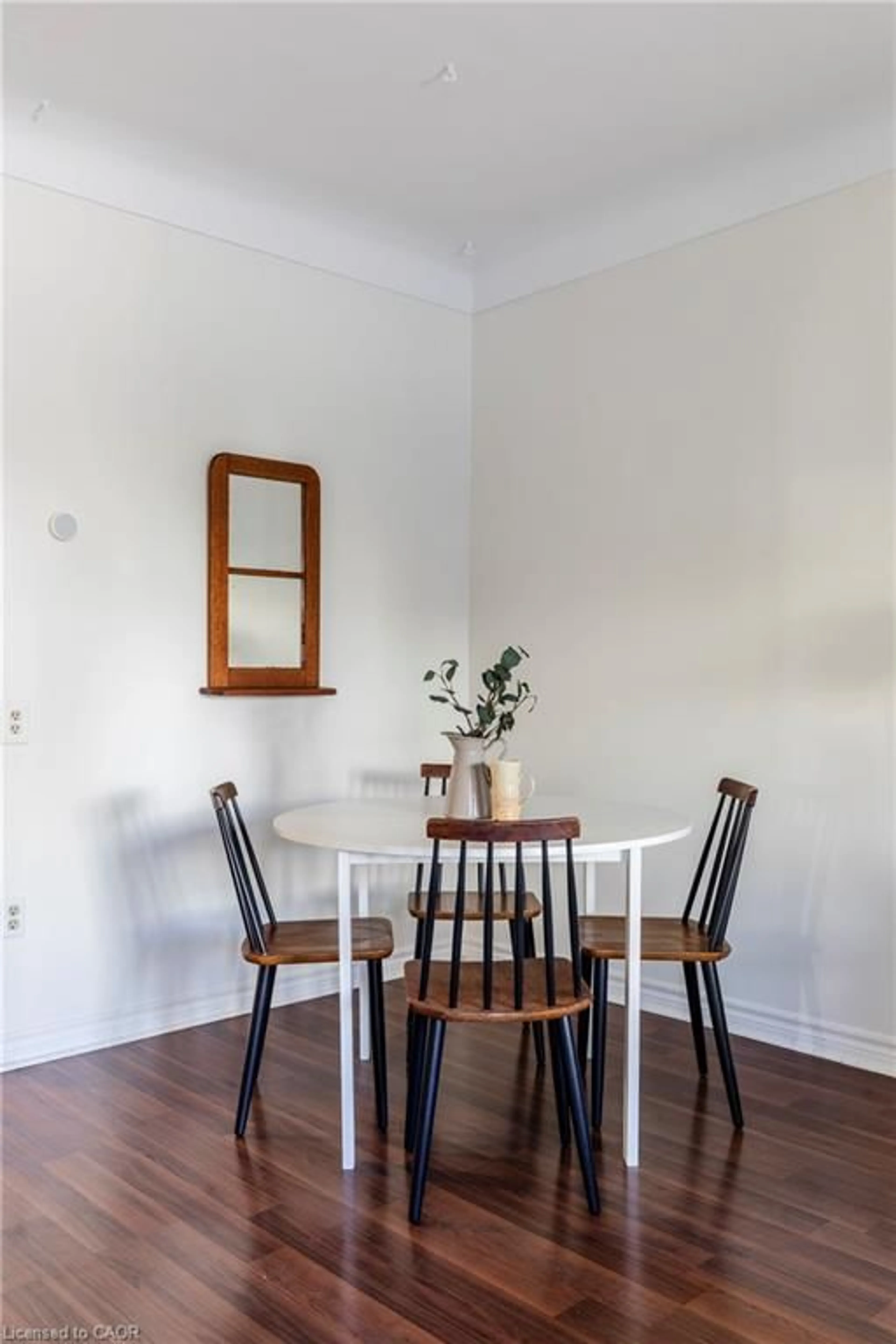 Dining room, wood/laminate floor for 133 Breadalbane St, Hamilton Ontario L8R 3G7