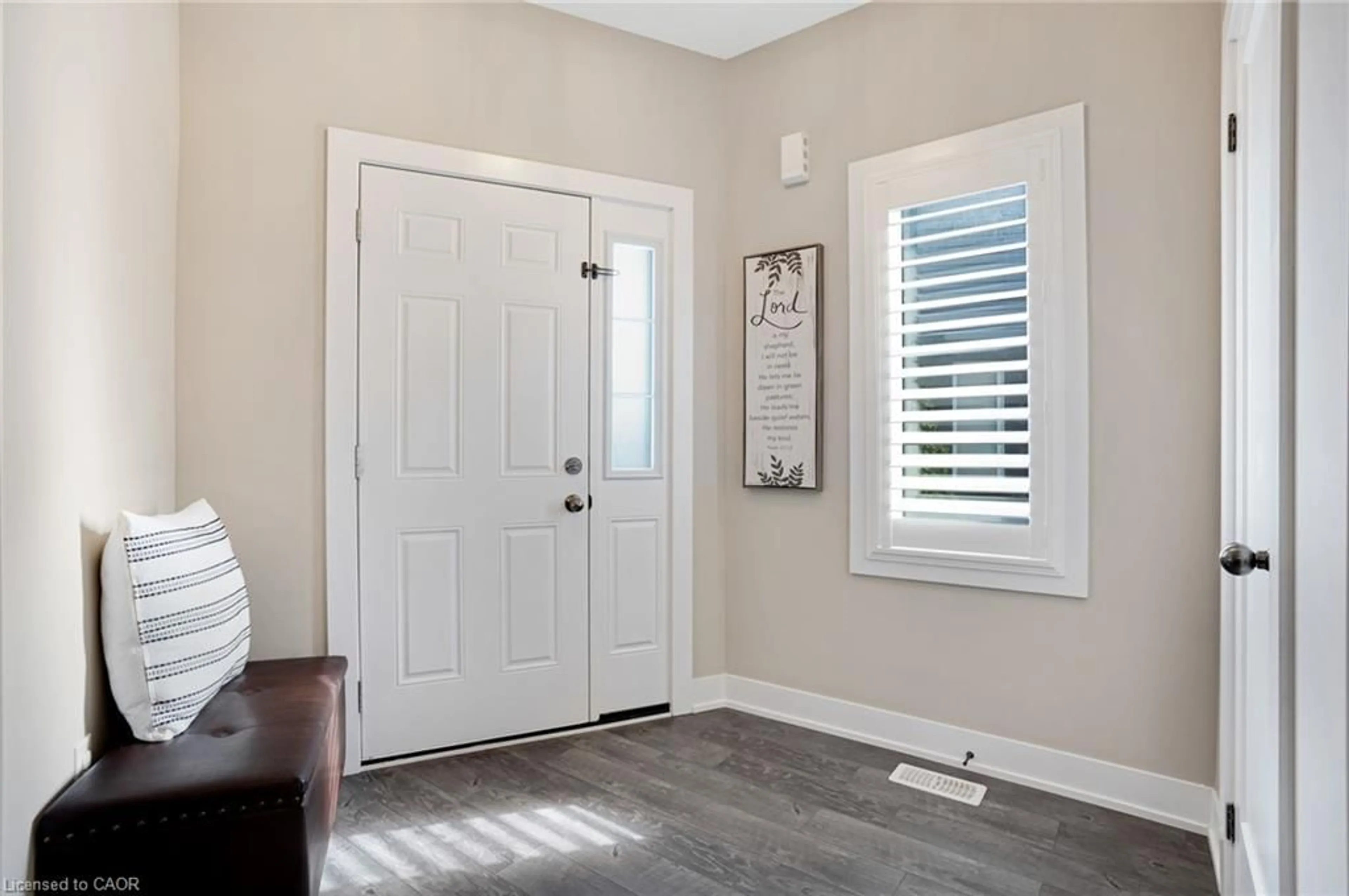 Indoor entryway for 138 Jacob St, Tavistock Ontario N0B 2R0