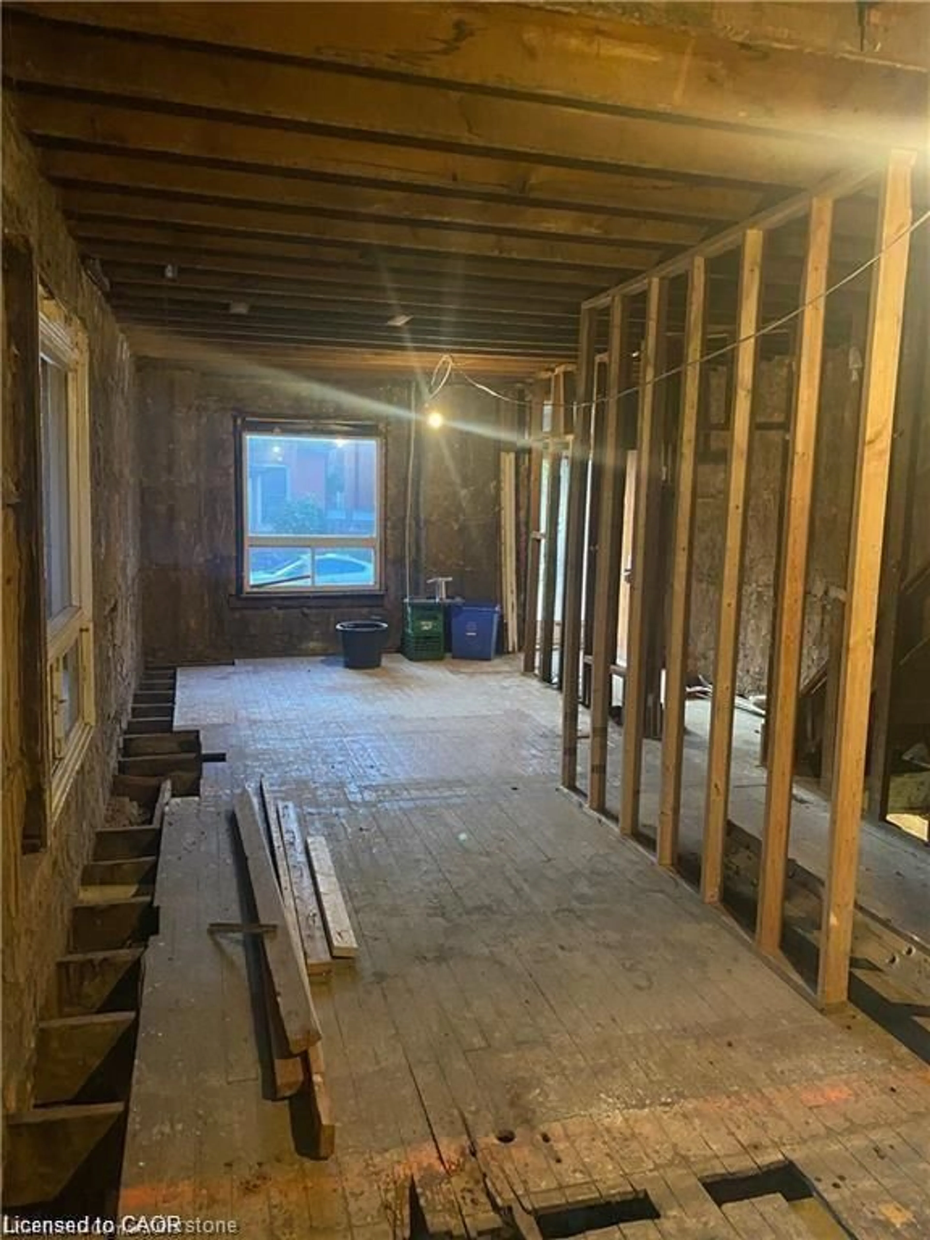 A pic of a room for 60 William St, Hamilton Ontario L8L 5T7