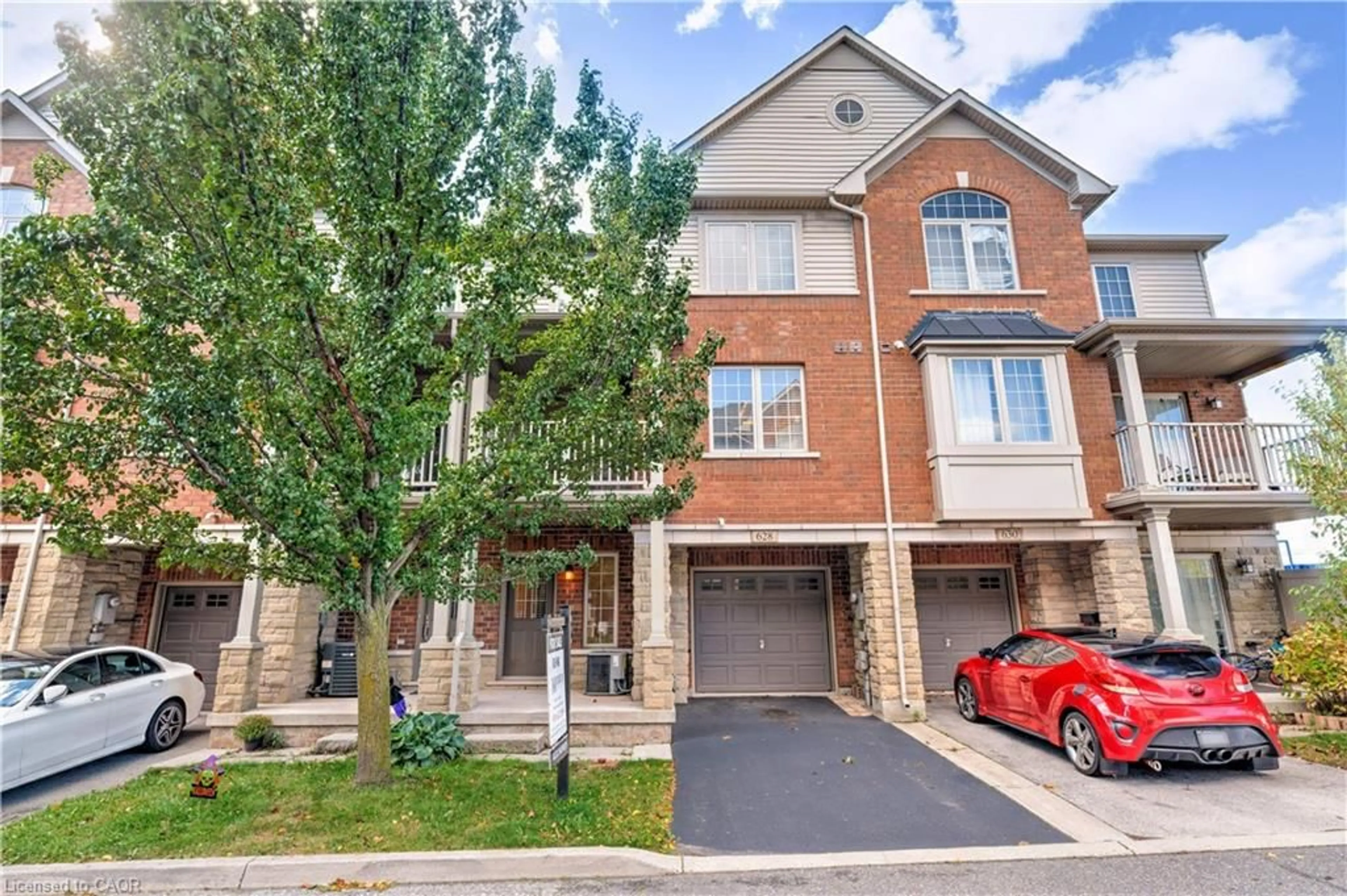 Home with brick exterior material, street for 628 Garibaldi Common, Burlington Ontario L7L 0E2
