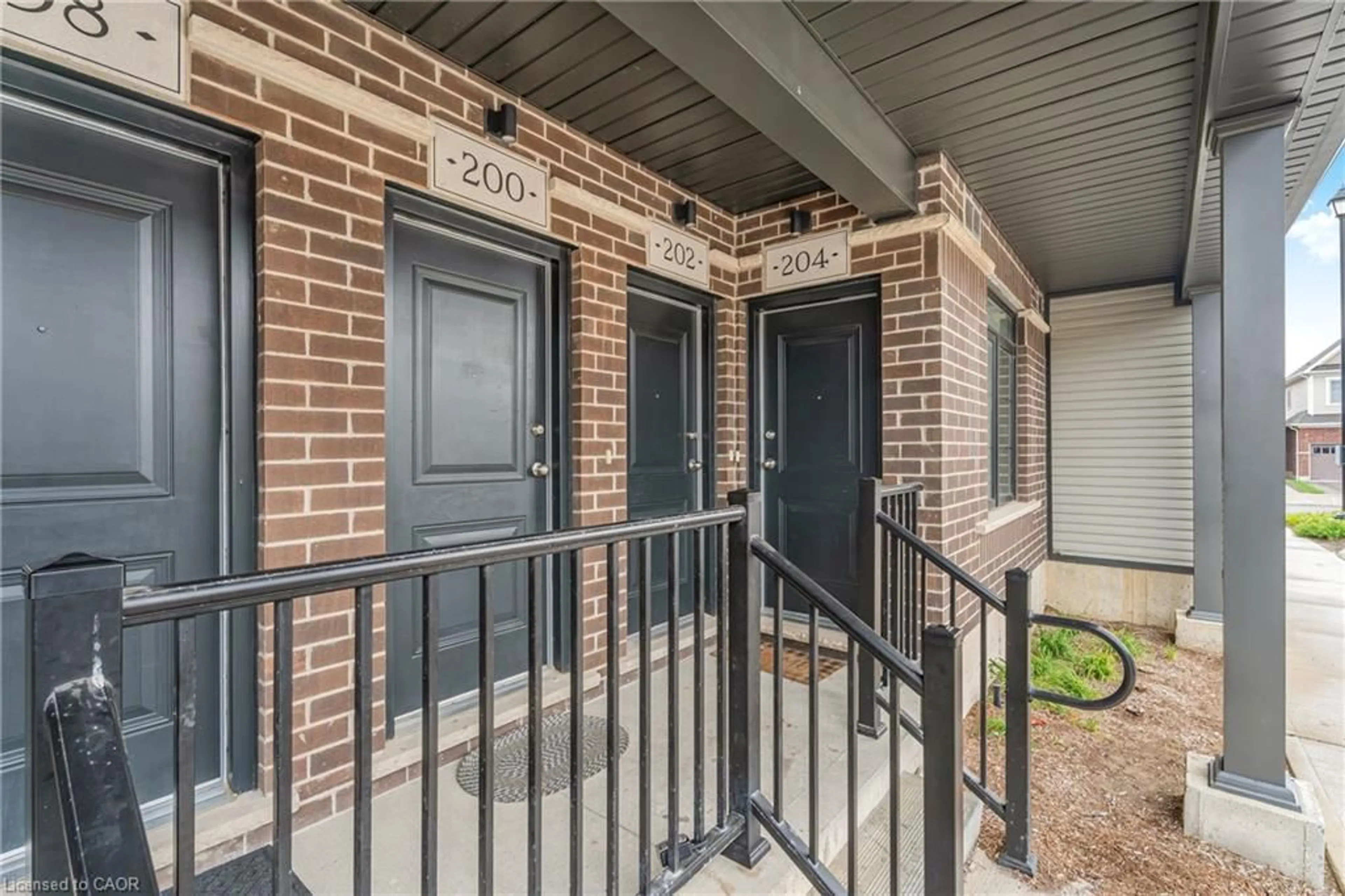 Indoor entryway for 204 Wheat Lane, Kitchener Ontario N2R 0R4