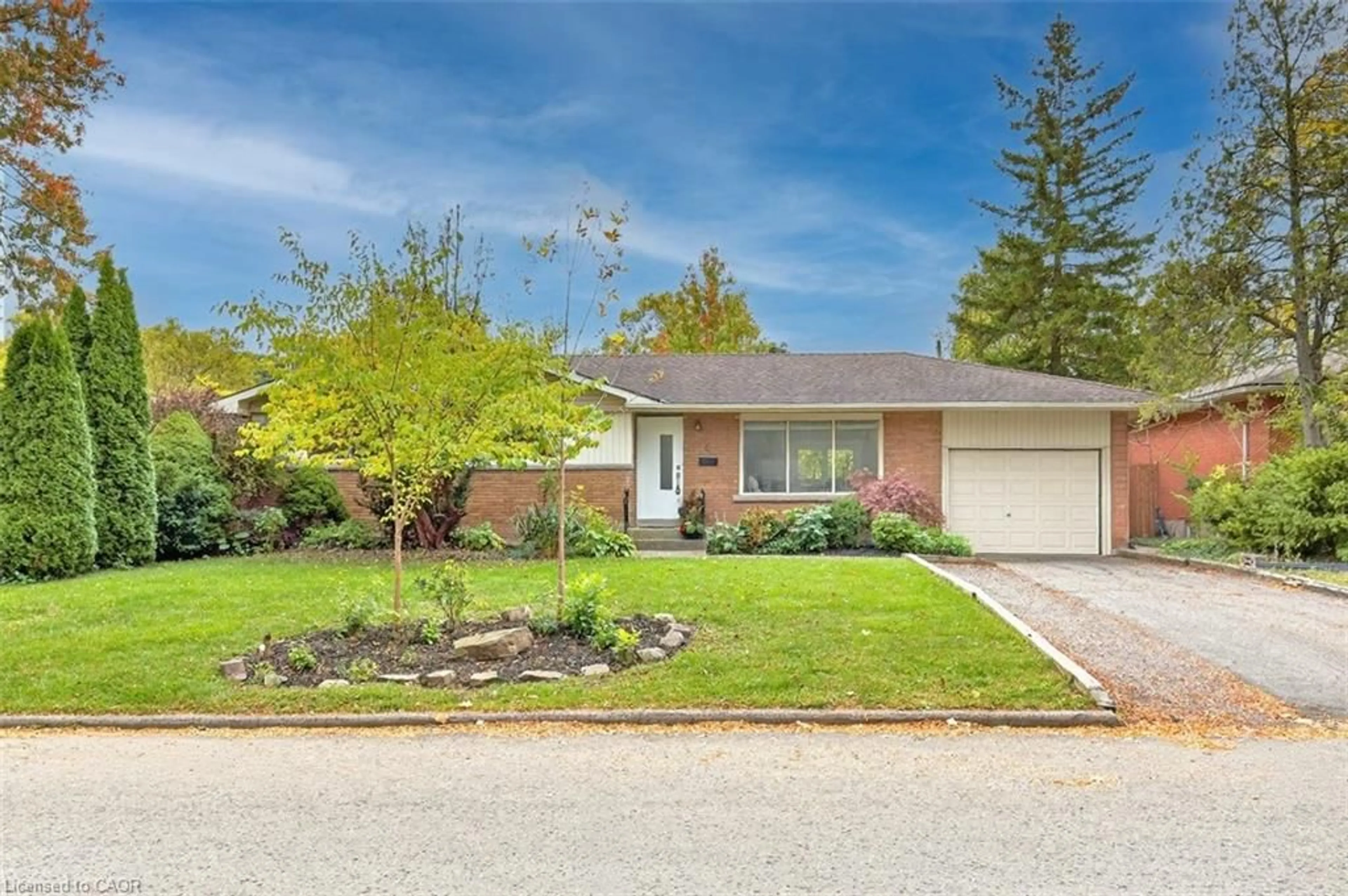 Home with brick exterior material, street for 6 Princess Ann Cir, St. Catharines Ontario L2T 2C7