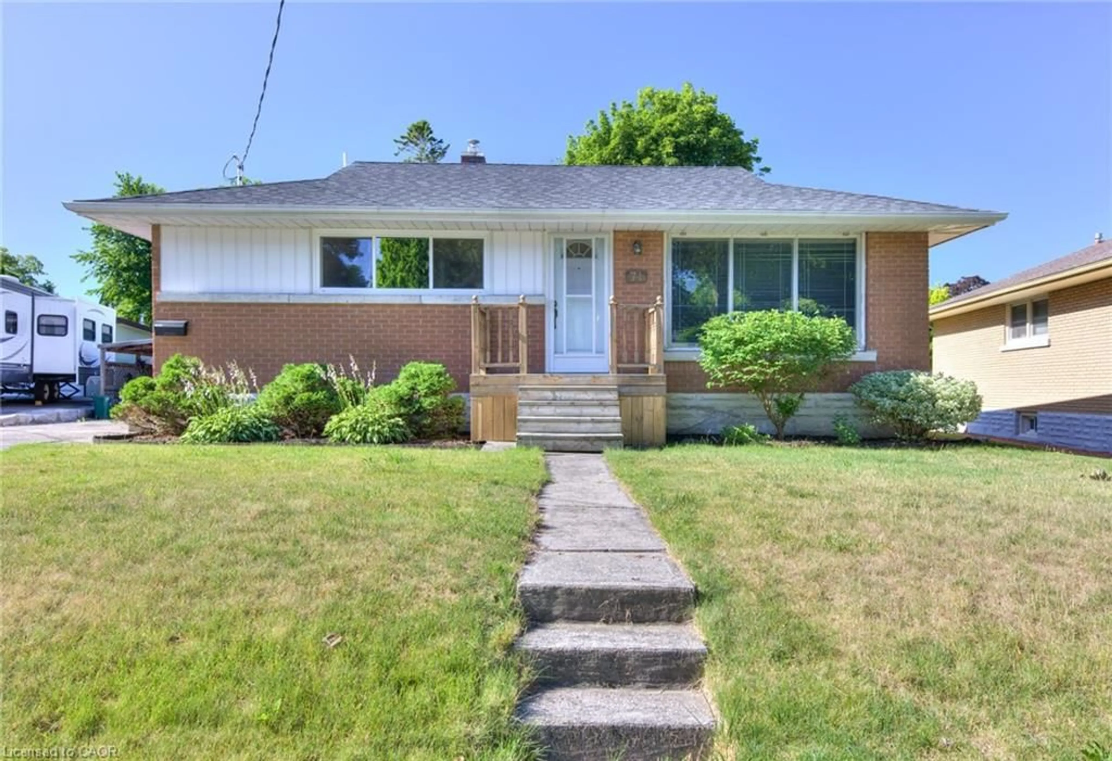 Home with brick exterior material, street for 71 Broadmoor Ave, Kitchener Ontario N2C 1Y6