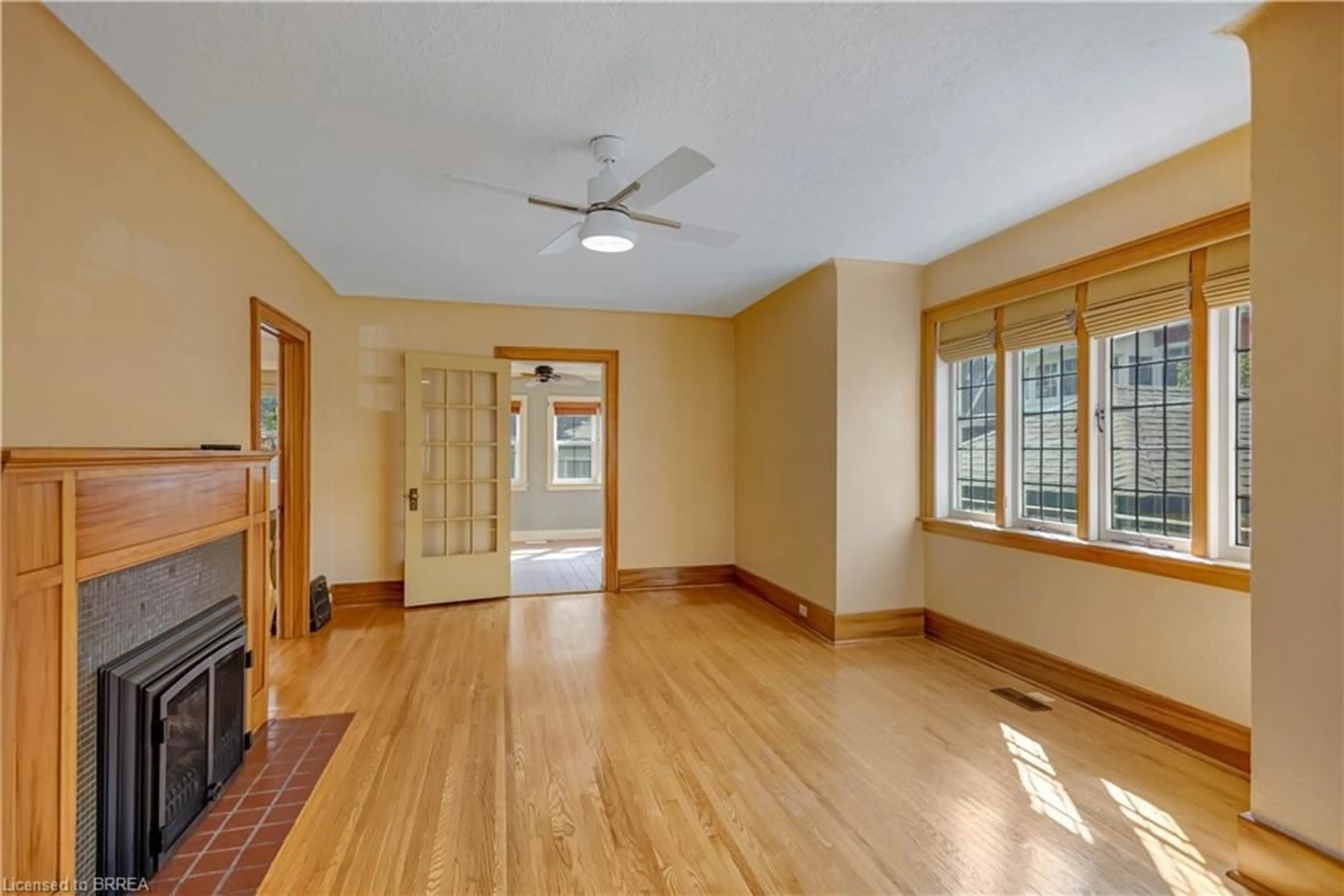 Unknown for 25 Broadway St, Paris Ontario N3L 2R3