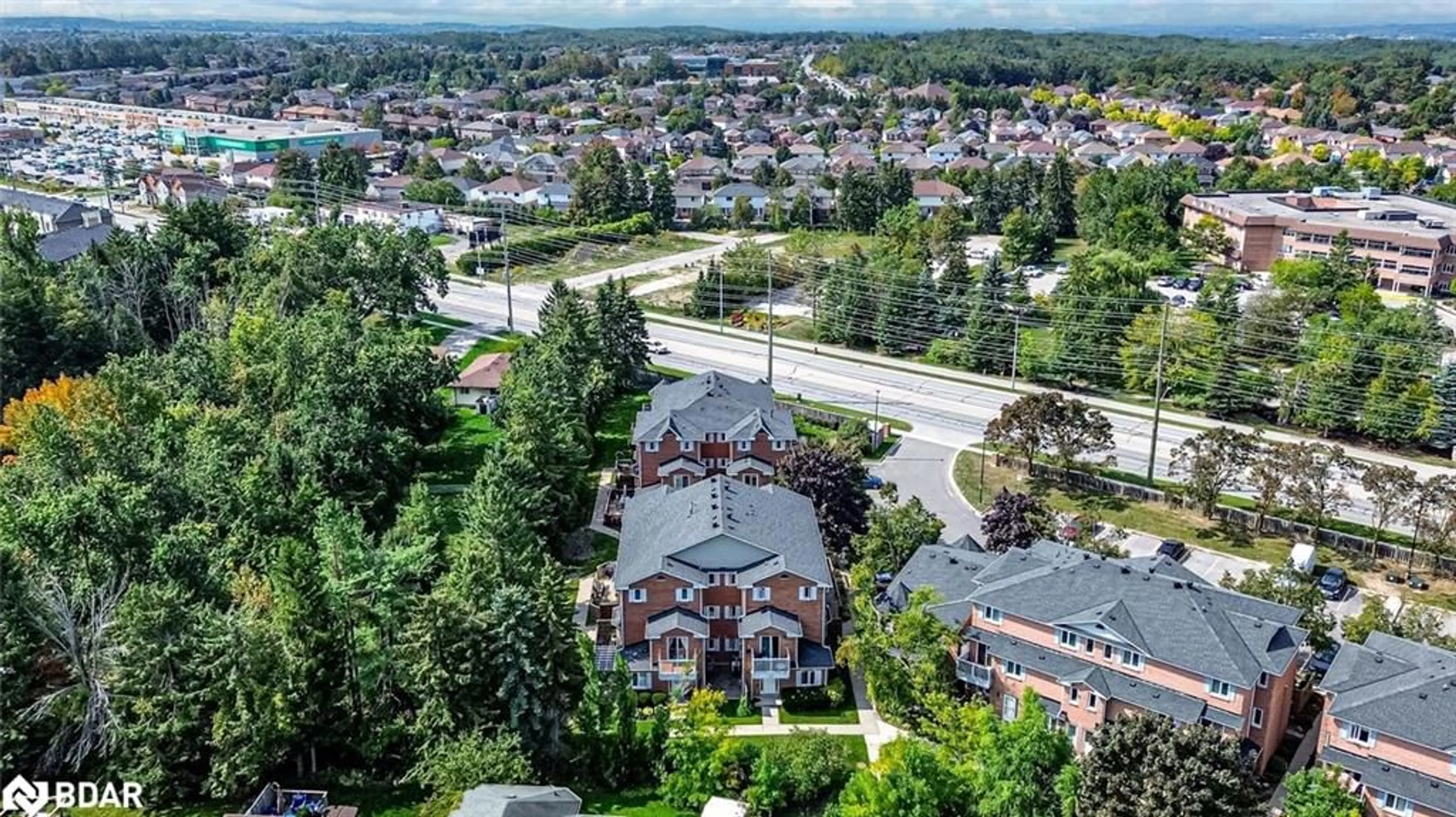 A pic from outside/outdoor area/front of a property/back of a property/a pic from drone, unknown for 508 Essa Road #52, Barrie Ontario L4N 7L5