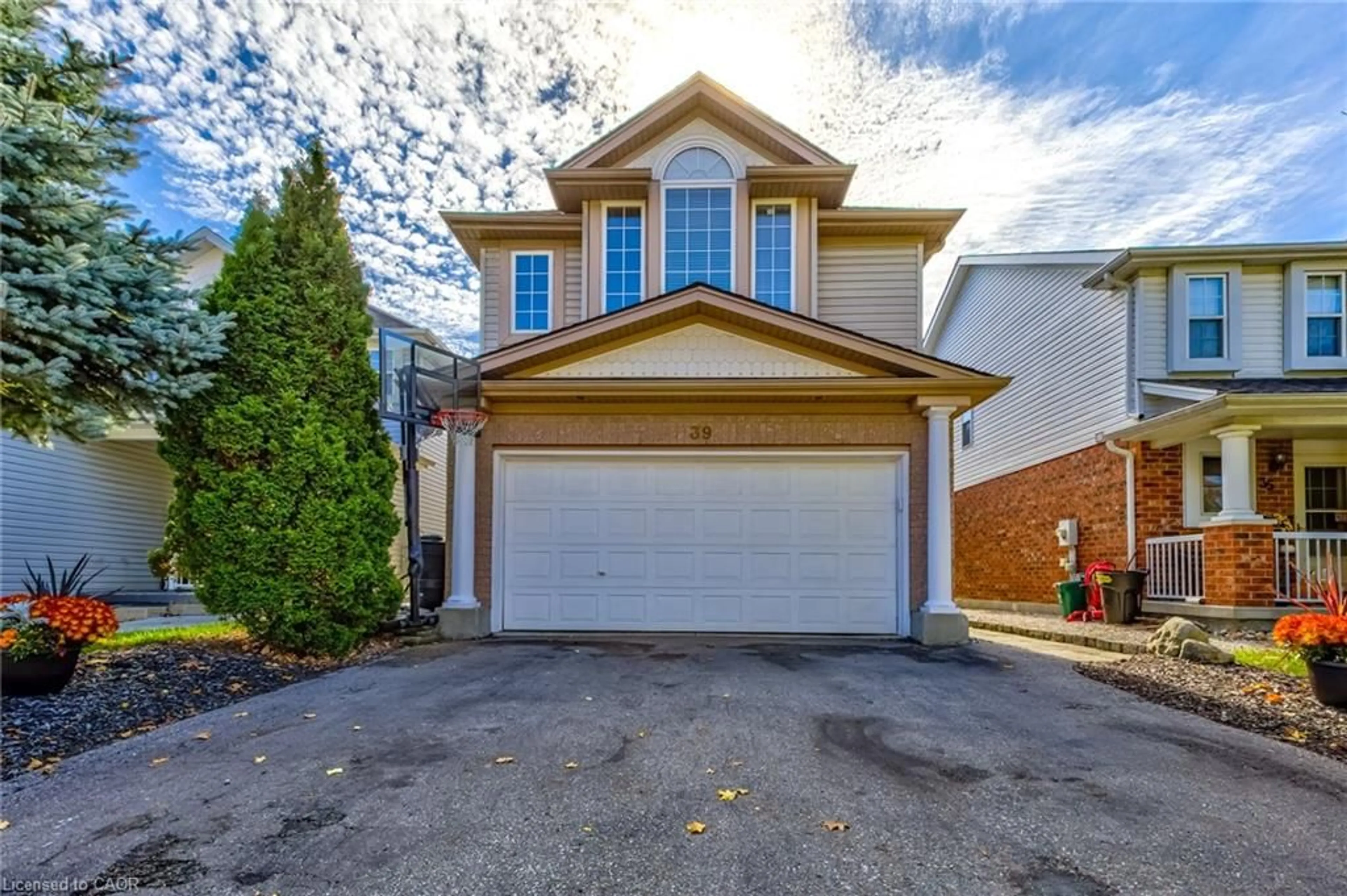 Unknown for 39 Karalee Cres, Cambridge Ontario N3C 4H3