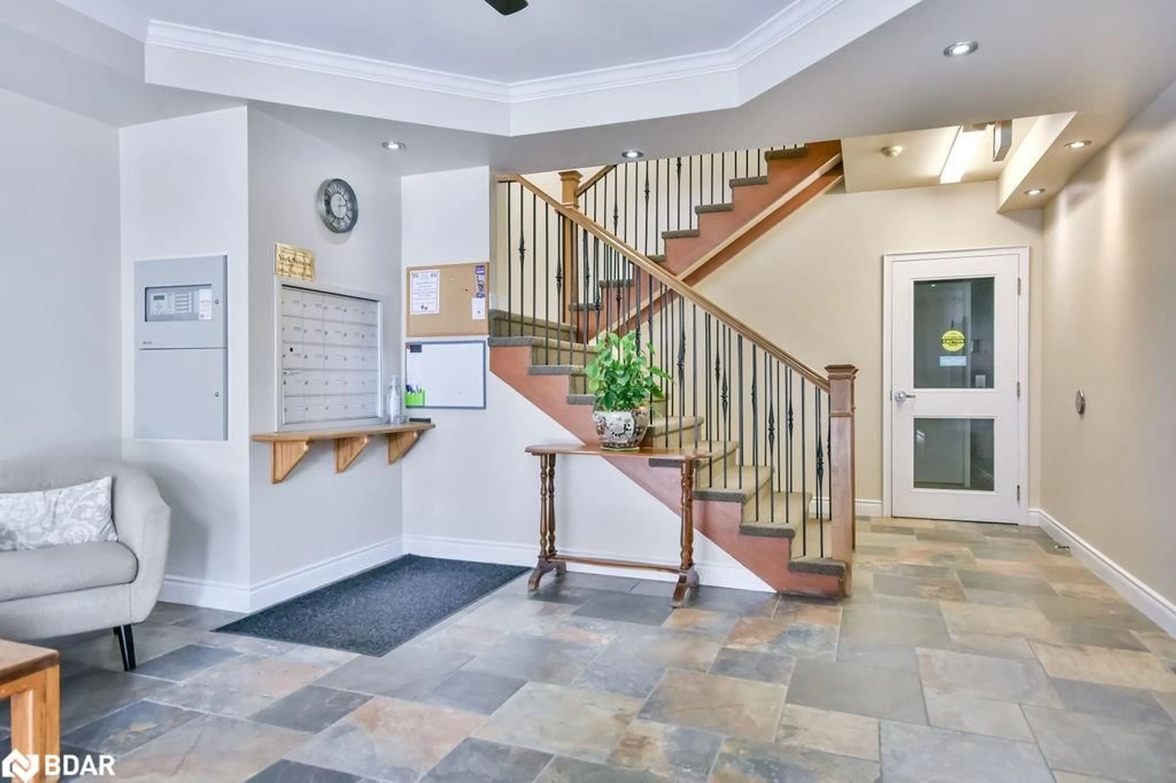 Indoor foyer for 19B Yonge St #107, Elmvale Ontario L0L 1P0