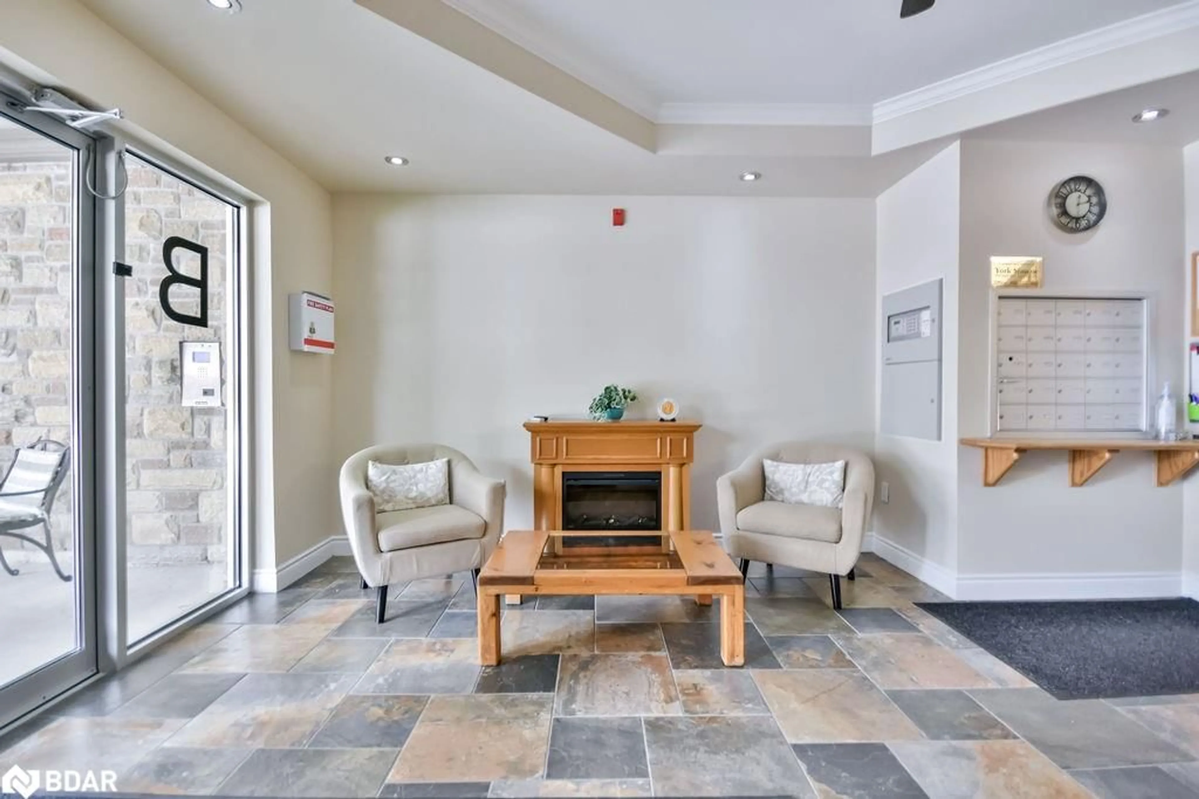 Lobby for 19B Yonge St #107, Elmvale Ontario L0L 1P0