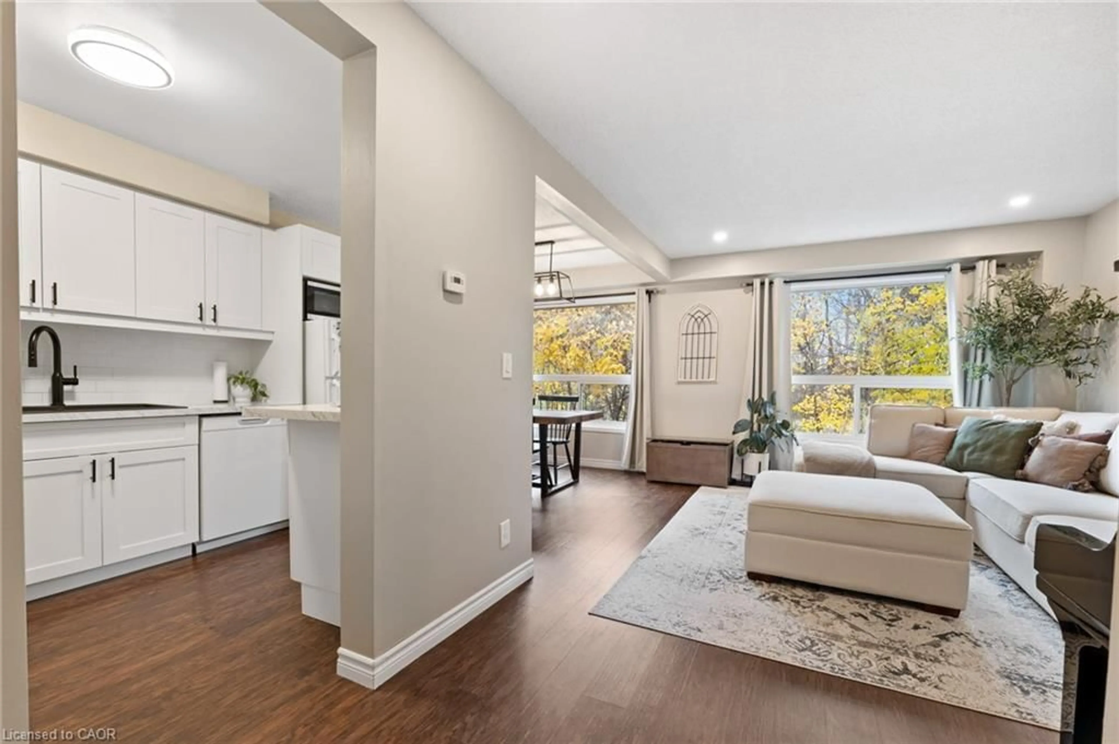 Living room with furniture, unknown for 286 Cushman Rd #42, St. Catharines Ontario L2M 6Z2
