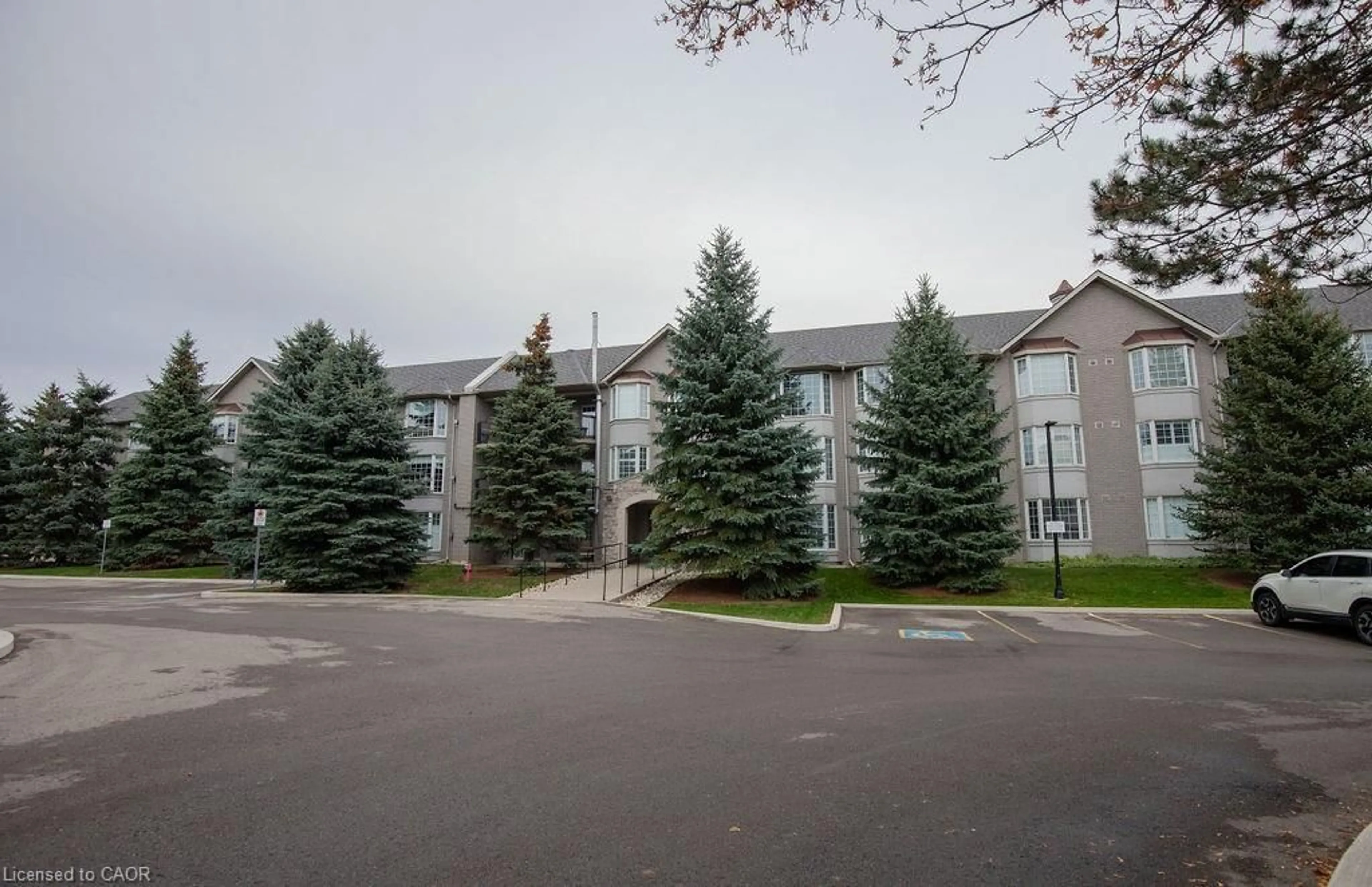 Unknown for 990 Golf Links Rd #202, Hamilton Ontario L9K 1J8