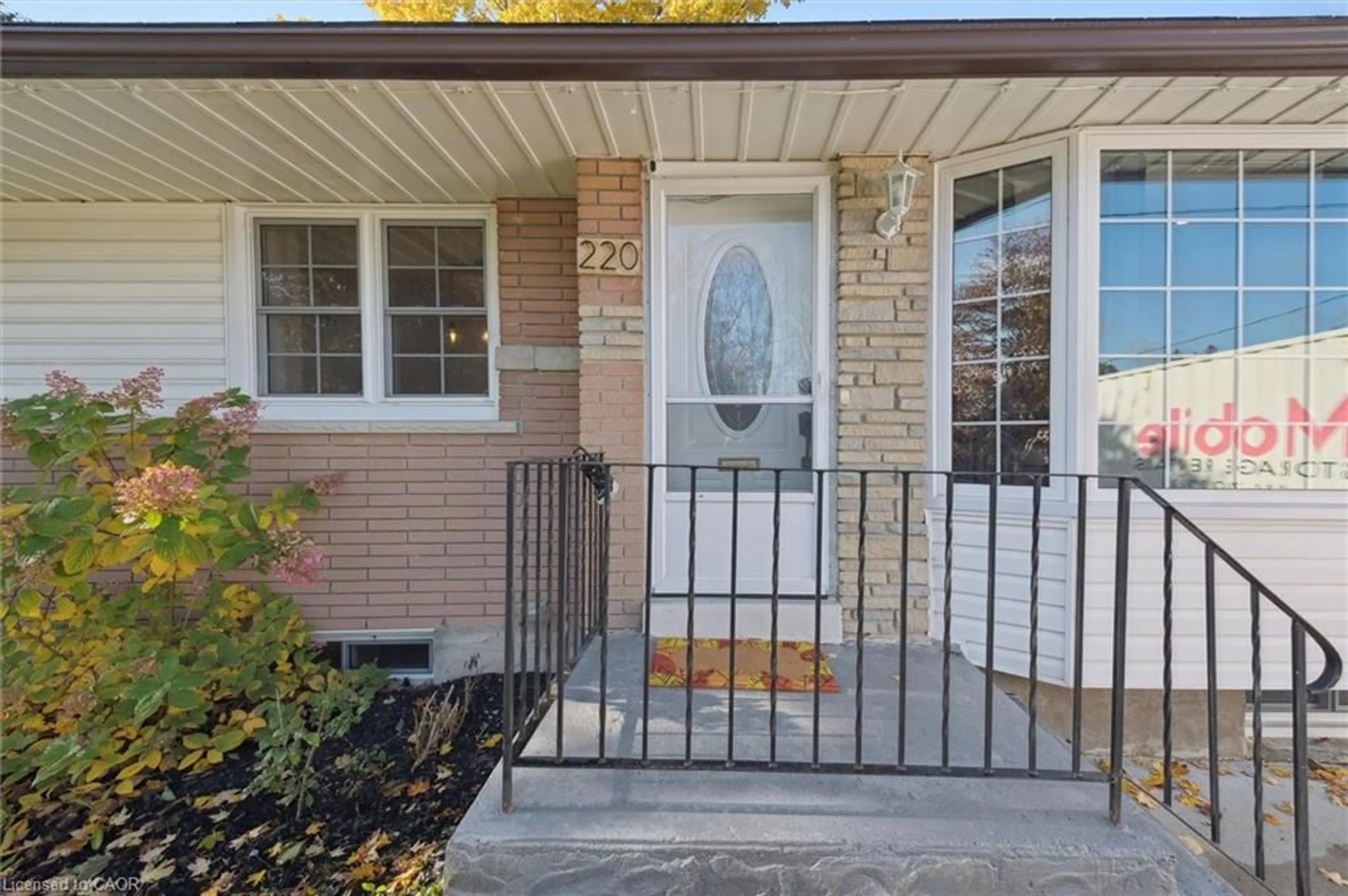Unknown for 220 Hungerford Rd, Cambridge Ontario N3C 2R4