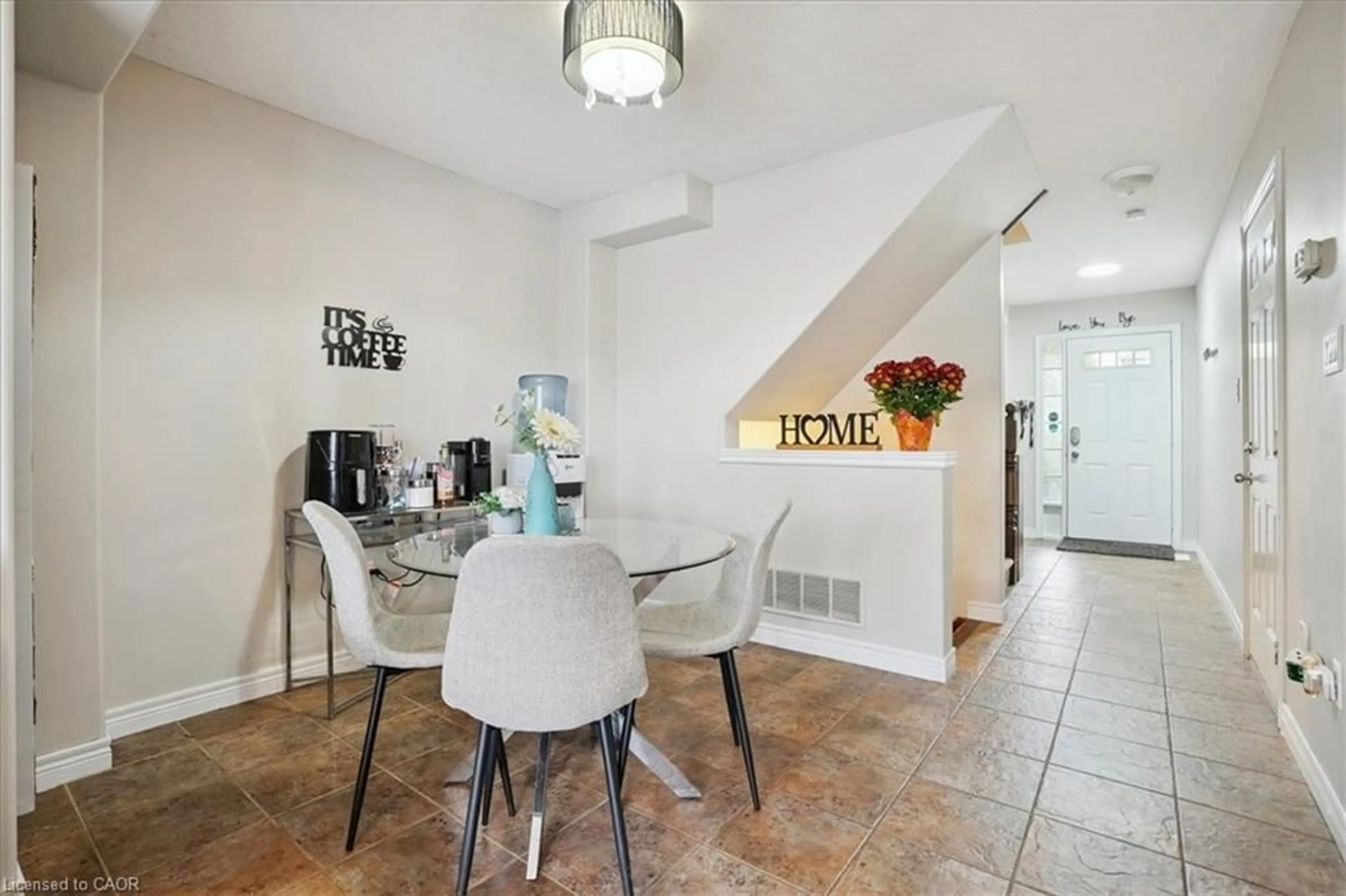 Dining room, ceramic/tile floor for 4496 Comfort Cres, Lincoln Ontario L0R 1B3