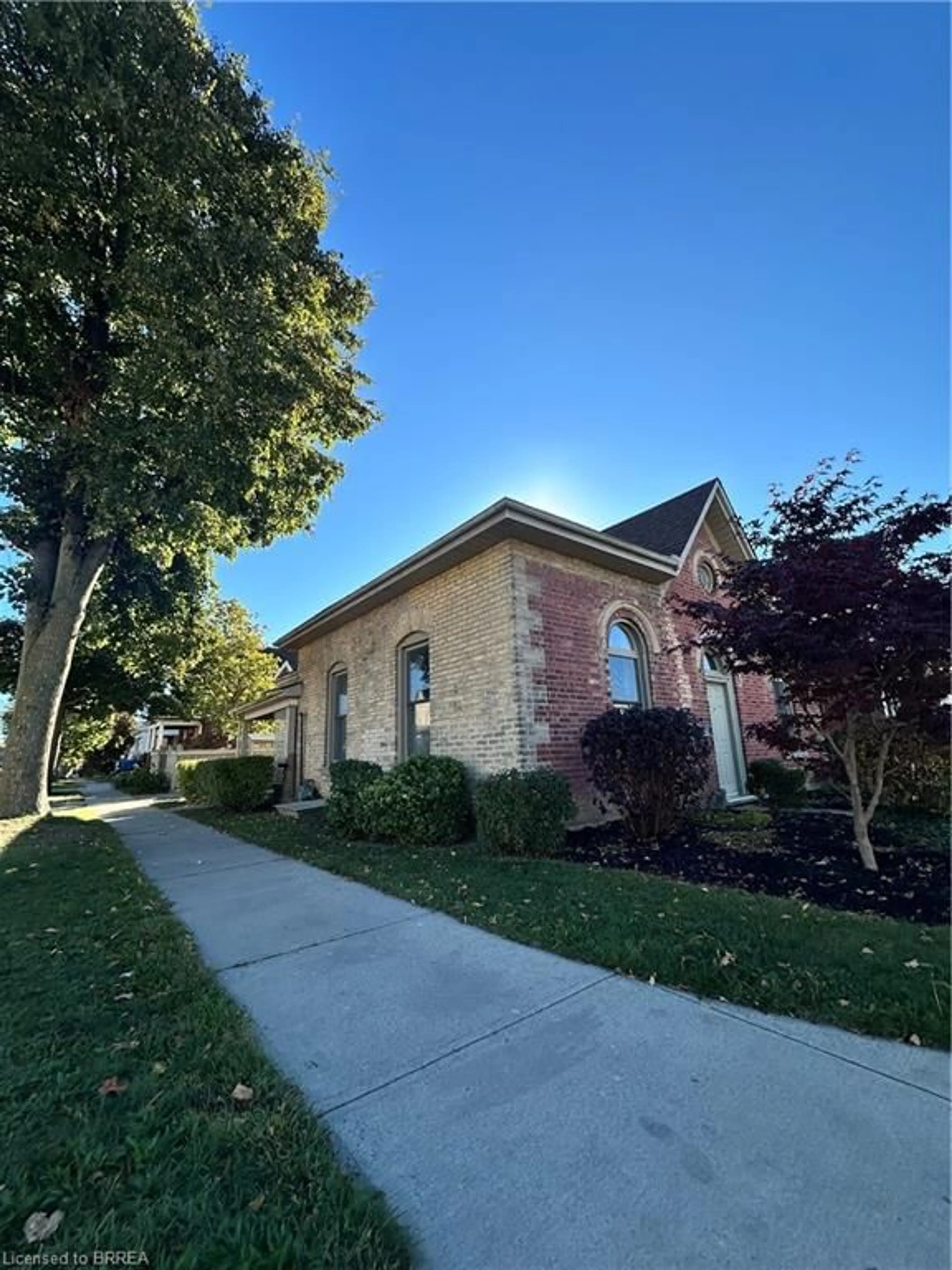 Home with brick exterior material, street for 89 Murray St, Brantford Ontario N3S 5P1