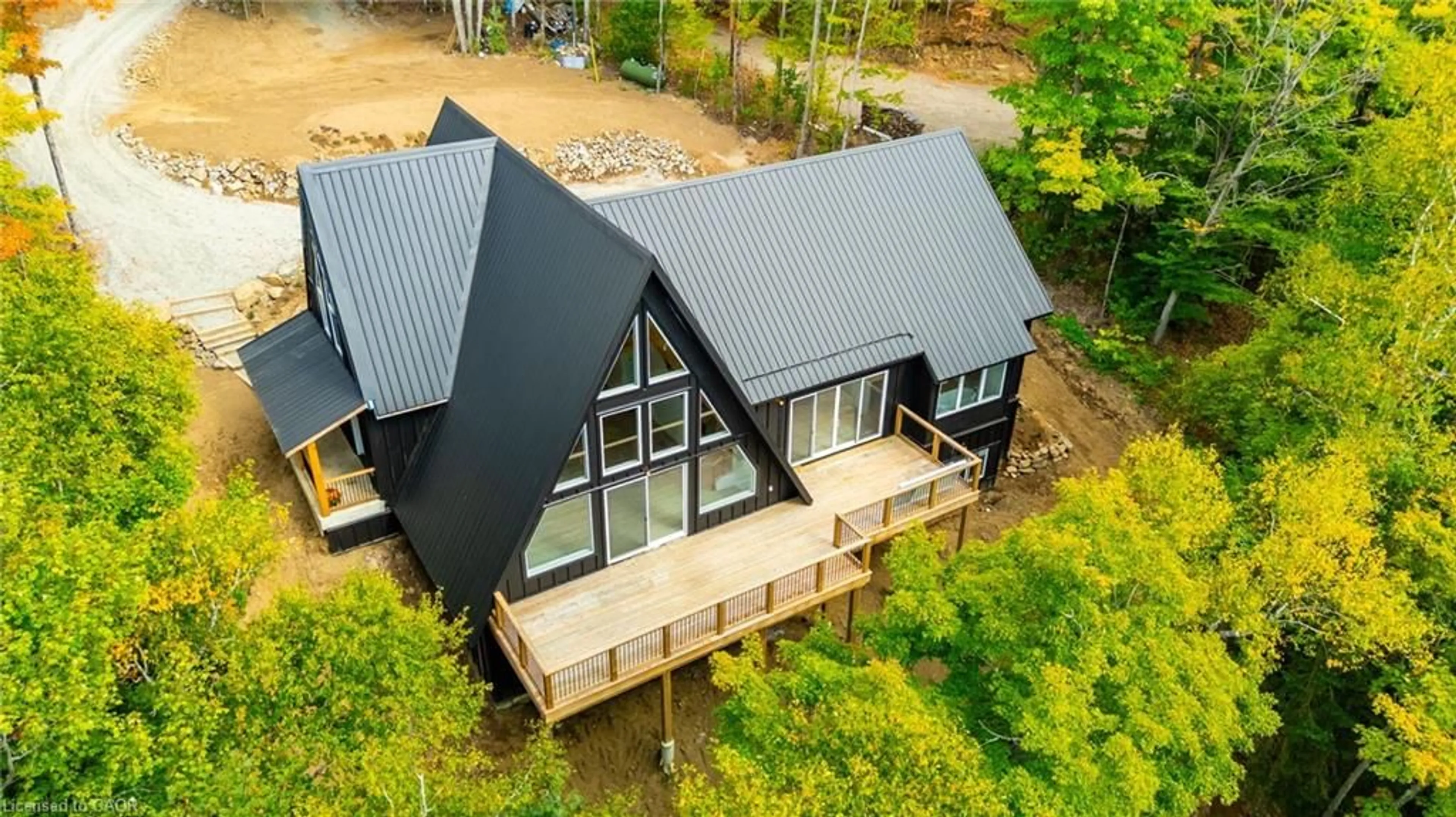 A pic from outside/outdoor area/front of a property/back of a property/a pic from drone, building for 1295 Wenona Lake Rd, Haliburton Ontario K0M 1S0
