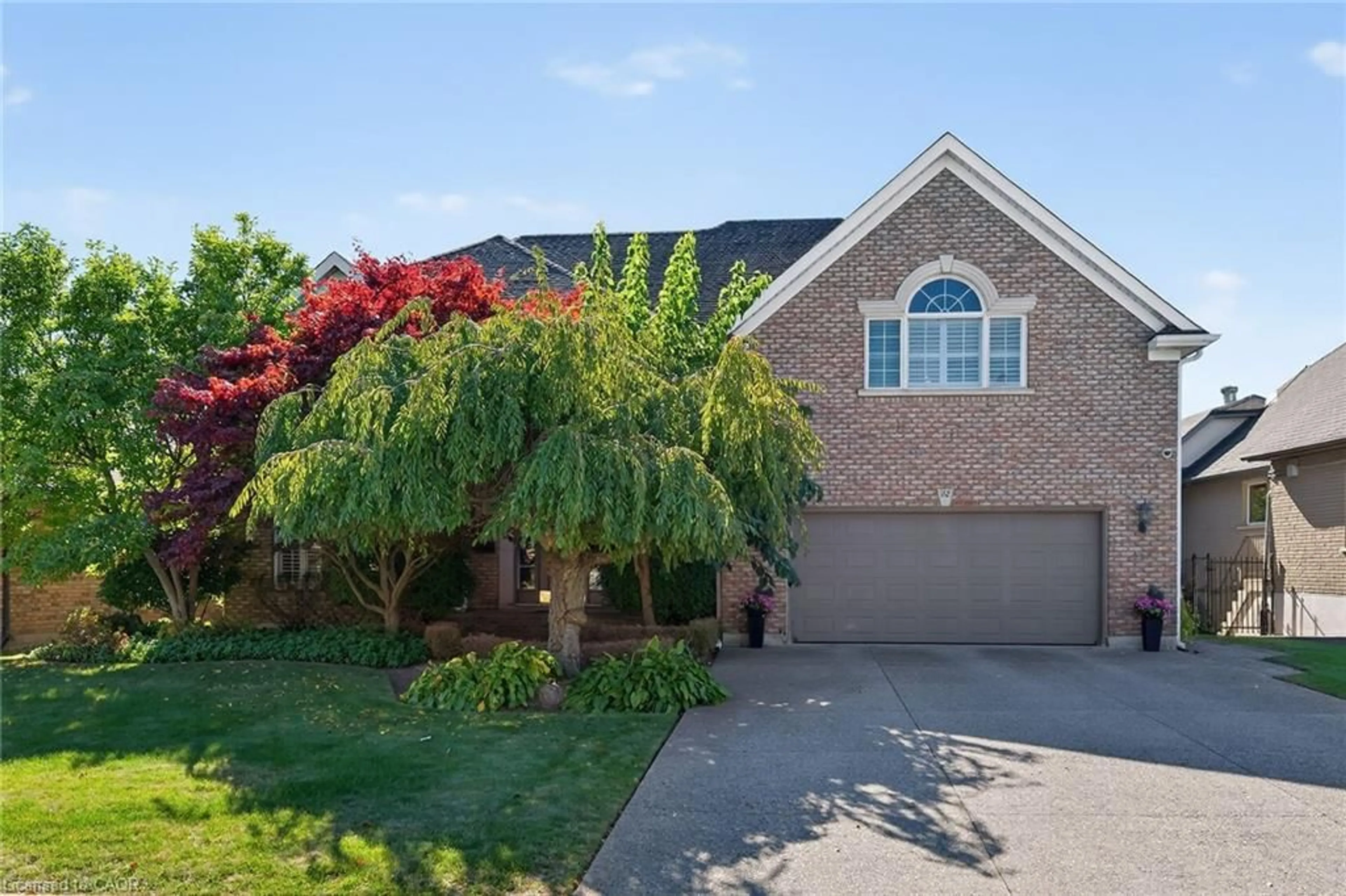 Home with brick exterior material, street for 112 Jerome Park Dr, Dundas Ontario L9H 6H3