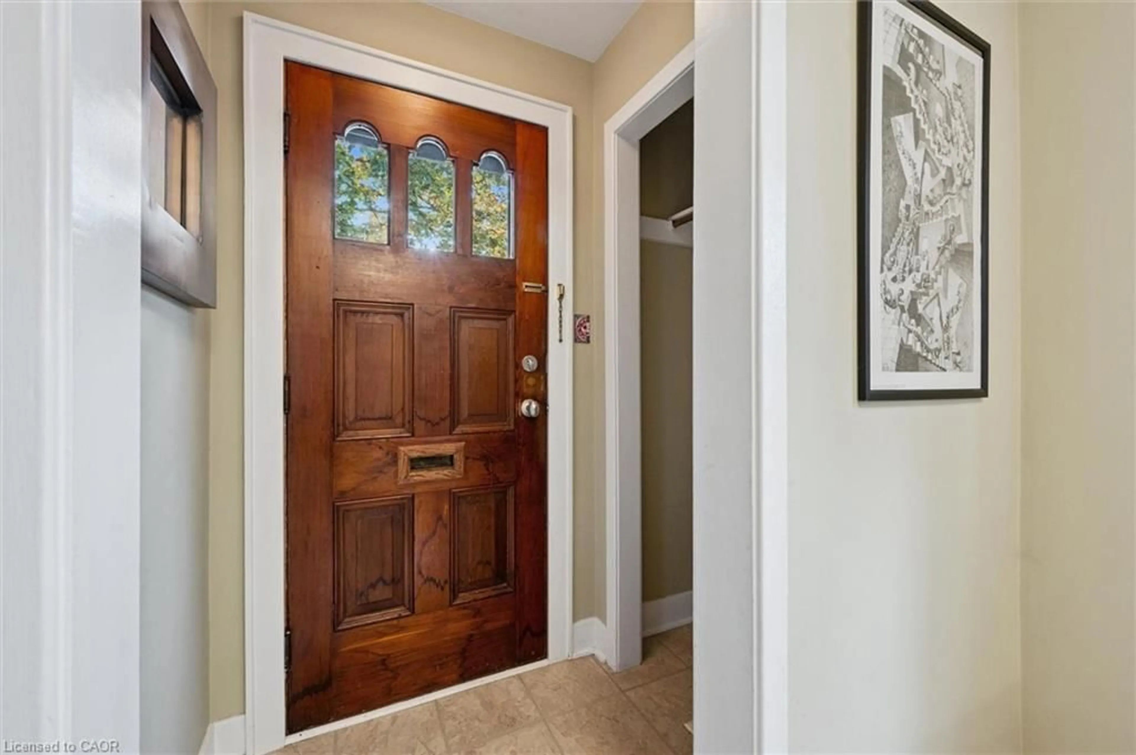 Indoor entryway for 4 Balsarroch Pl, Guelph Ontario N1E 3J5