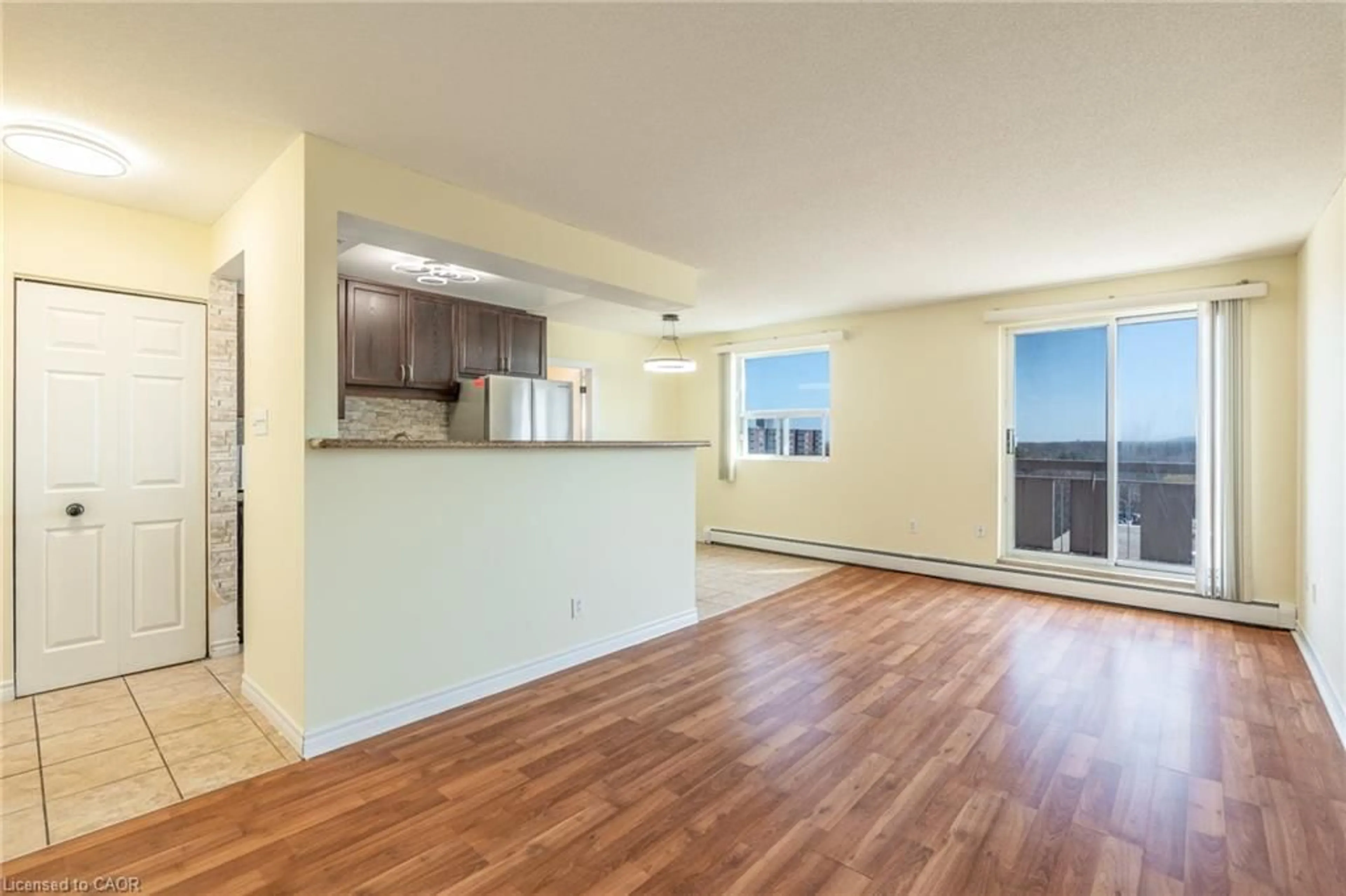 Unknown for 851 Queenston Rd #803, Hamilton Ontario L8G 1B4