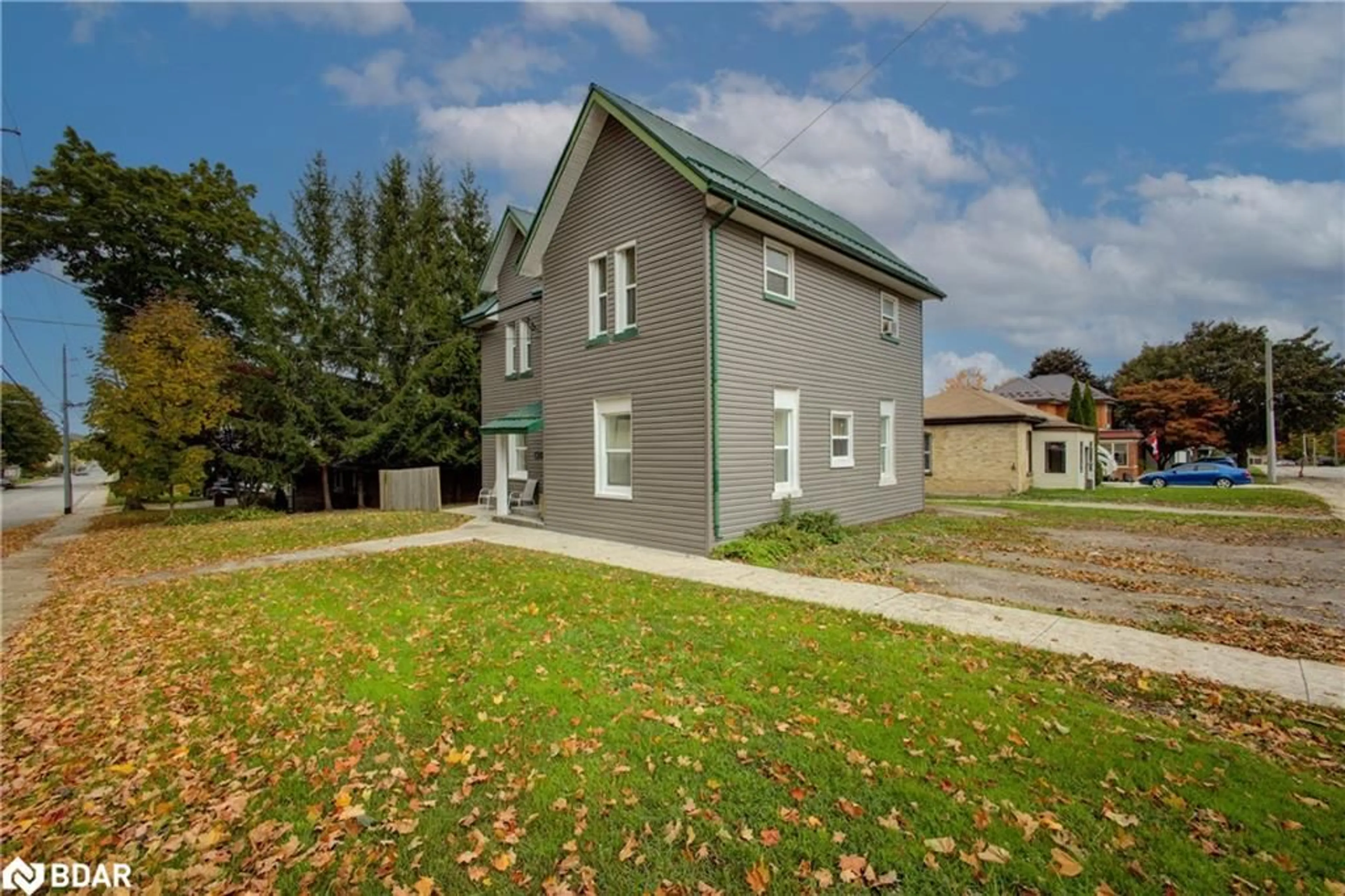 A pic from outside/outdoor area/front of a property/back of a property/a pic from drone, building for 103 Patrick St, North Huron Ontario N0G 2W0