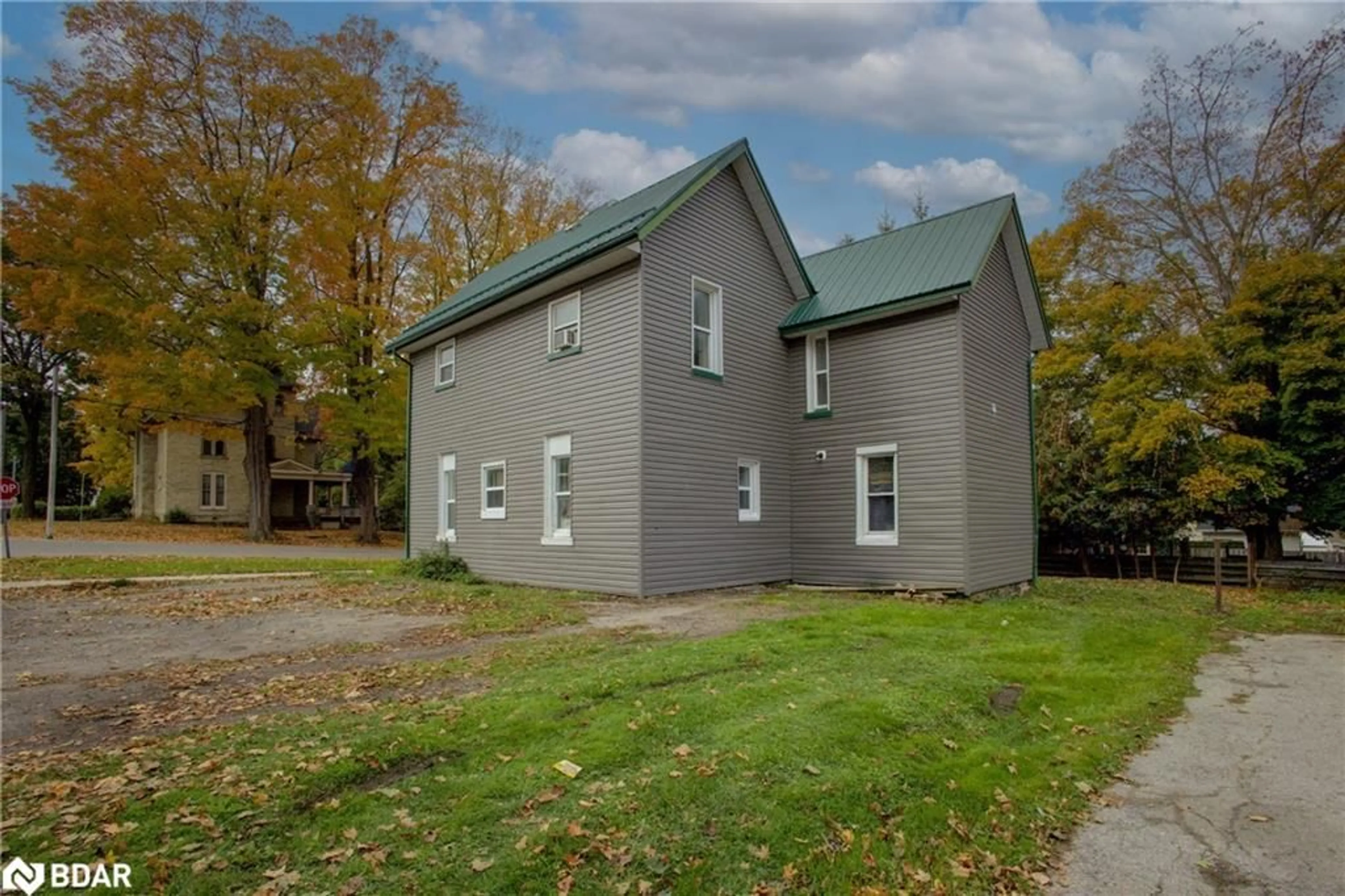 A pic from outside/outdoor area/front of a property/back of a property/a pic from drone, building for 103 Patrick St, North Huron Ontario N0G 2W0