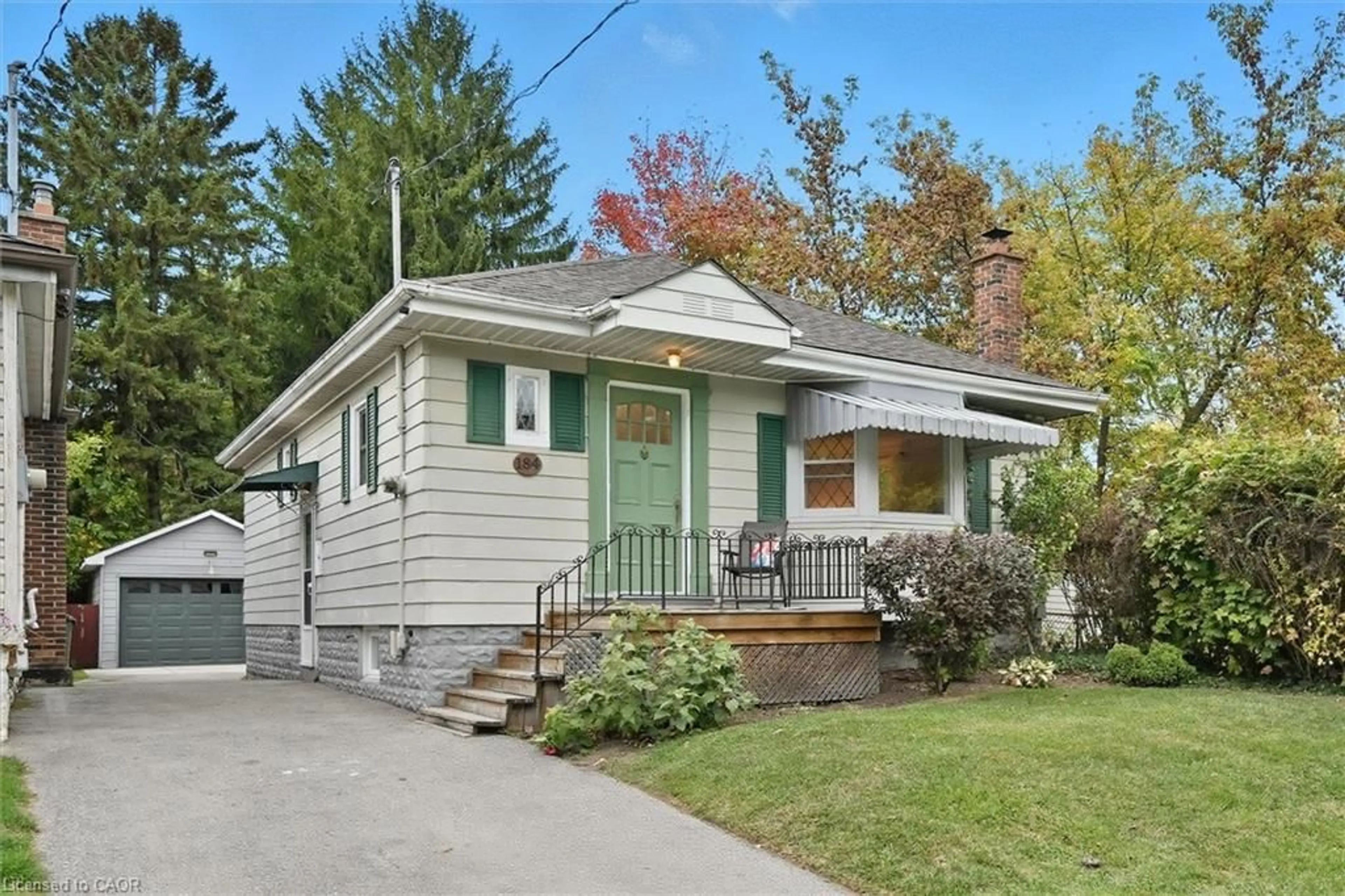 Home with vinyl exterior material, street for 184 Cline Ave, Hamilton Ontario L8S 1X4