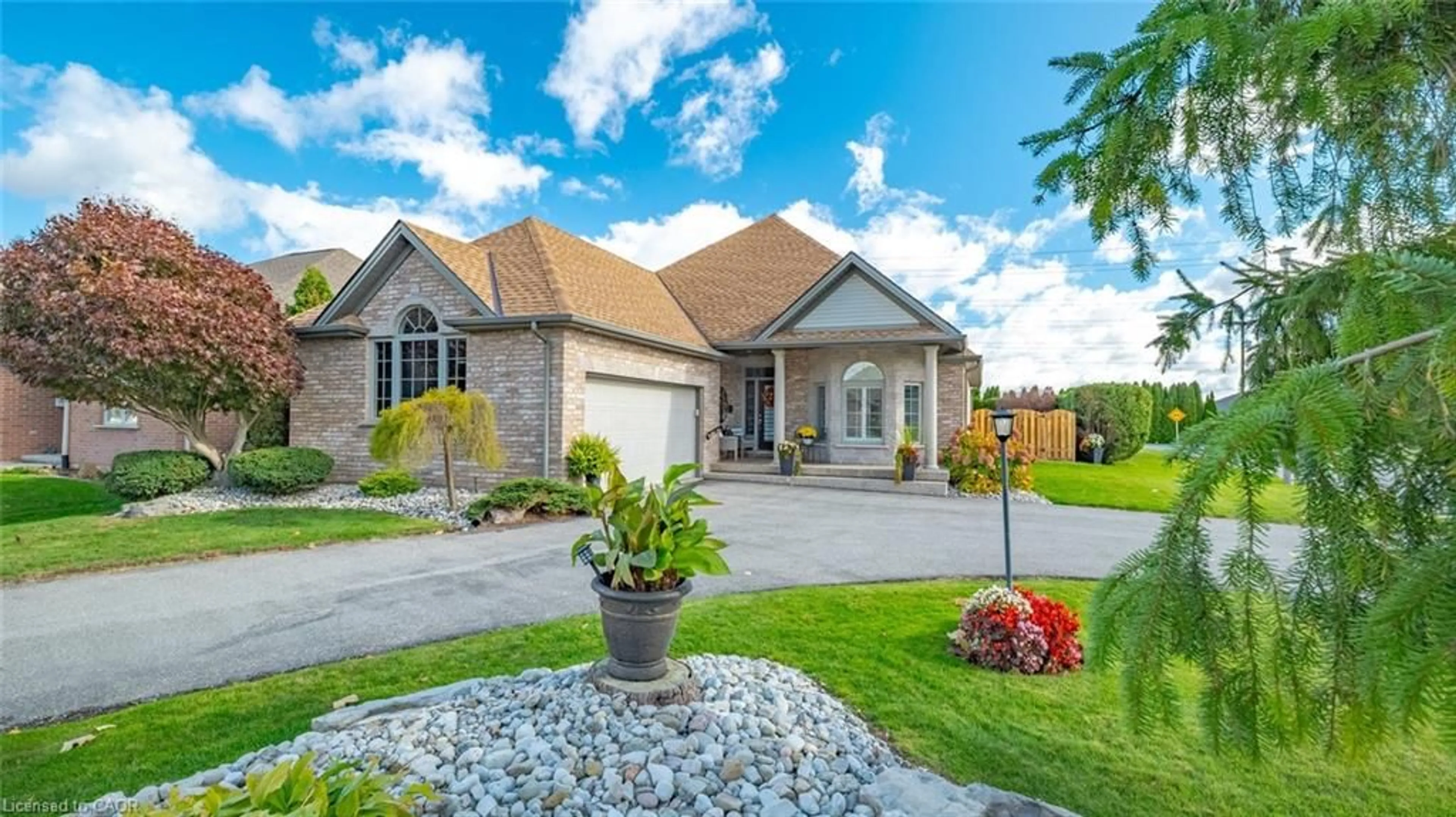 Home with brick exterior material, street for 89 Mann Ave, Simcoe Ontario N3Y 5K4